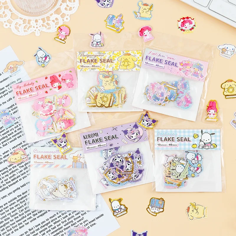 

Набор золотых наклеек Sanrio (40 шт.): Синаморолл, Куроми, Май Мелоди. Декоративные стикеры для DIY, рукописных надписей и подарков.