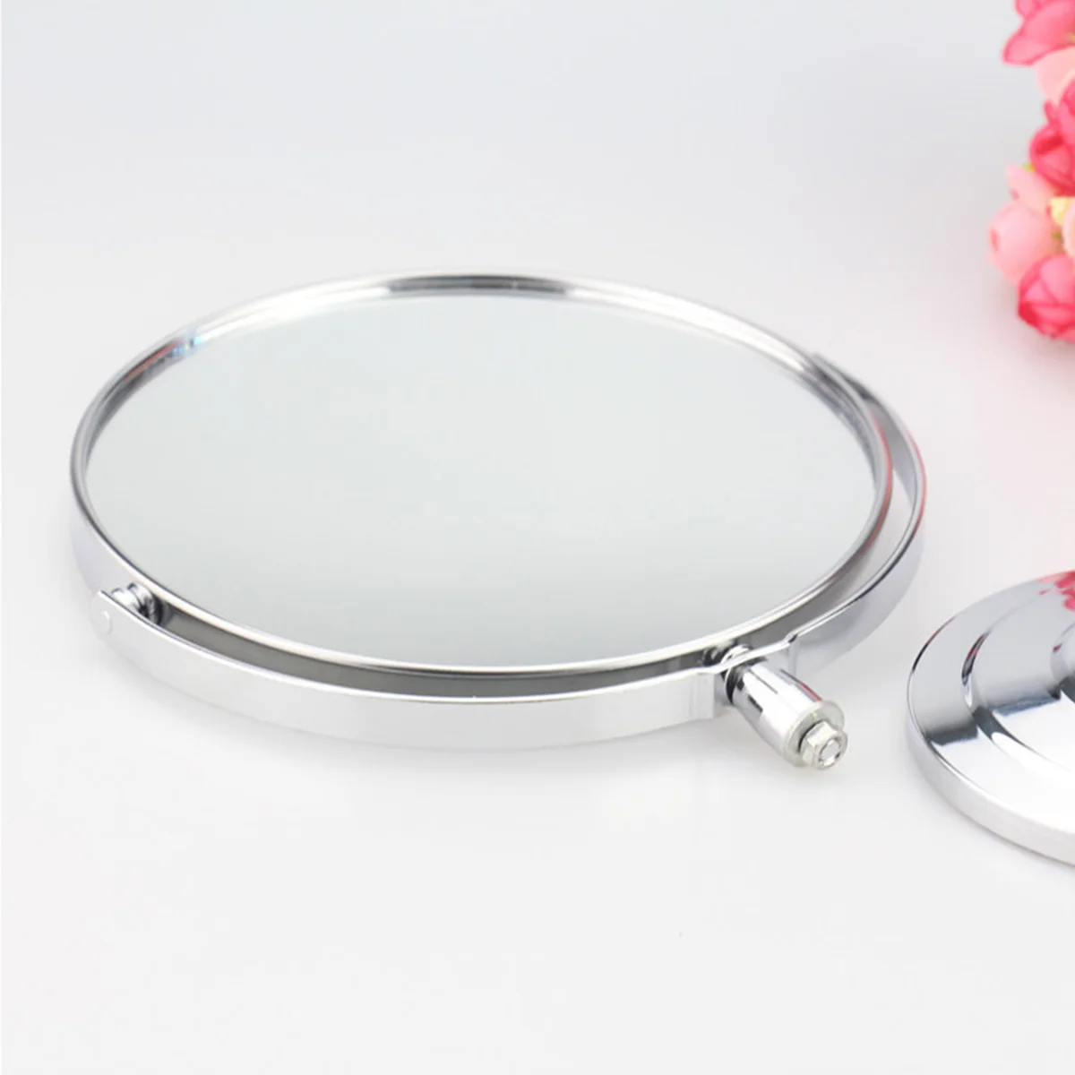 Drehbarer Stand-Up-Spiegel aus Metall und Glas, exquisites Design für den täglichen Gebrauch, Schlafzimmer, Badezimmer, Schreibtisch, Make-up-Spiegel, persönliche Make-up-Spiegel