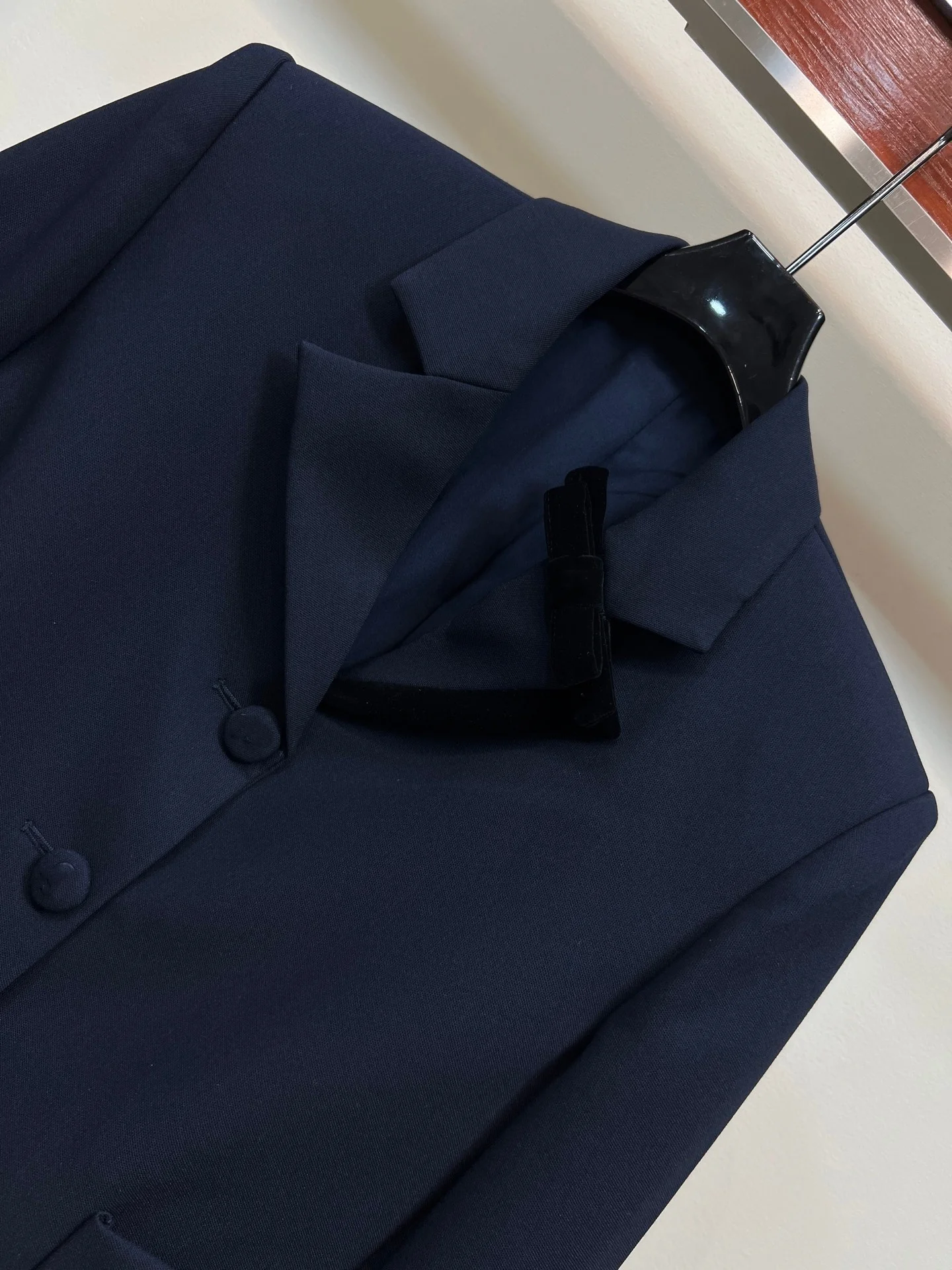 26 Autumn Style Dark Blue Short-Sleeved Suit Jacket with Flap Collar, Buttons, Velvet Edging on Sleeve Hems