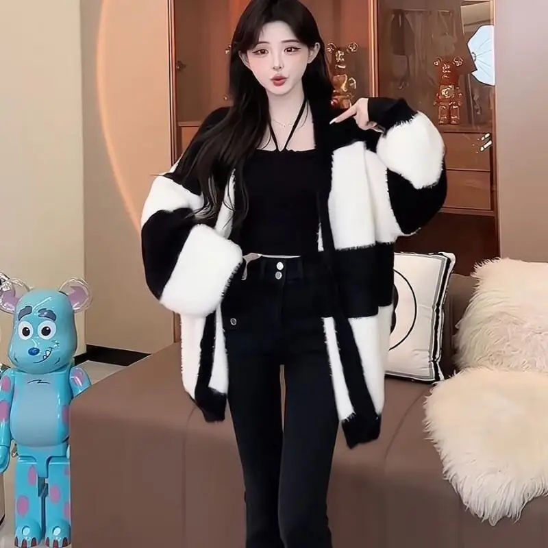 Hot 2025 New Autumn Winter Gentle Knitted Cardigan Loose Fashion Black White Checkered Striped Autumn Winter Thick Warm Jacket