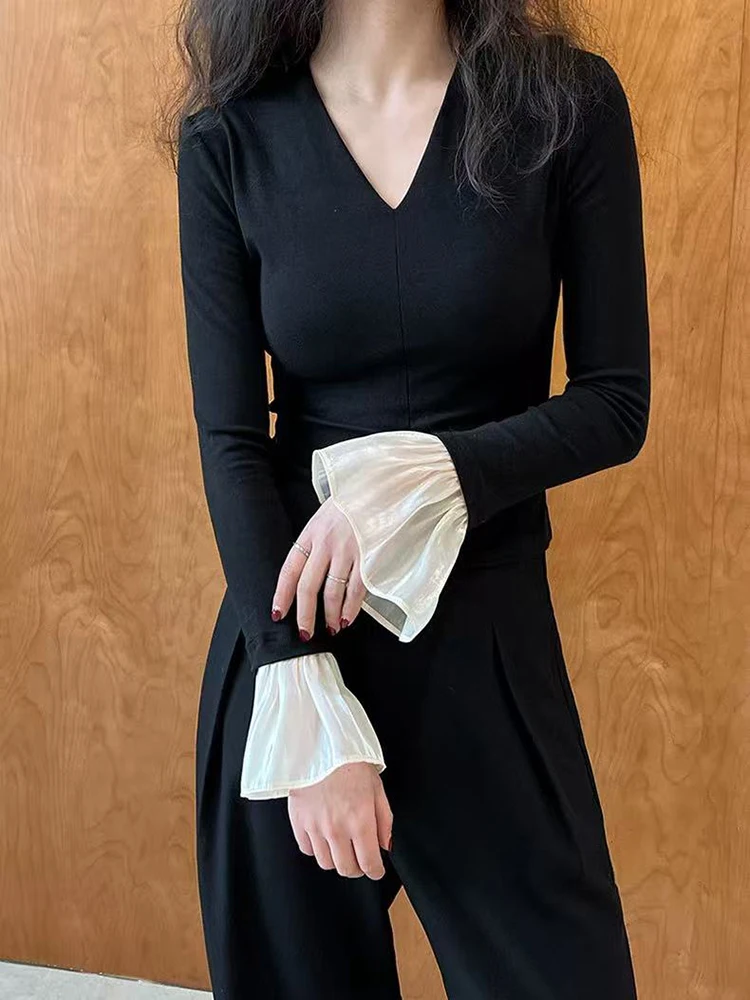 Black V Neck Slim T Shirts Women Korean Fashion Patchwork Flared Sleeve Casual Top Y2K Autumn Elegant Office Lady All Match Tees