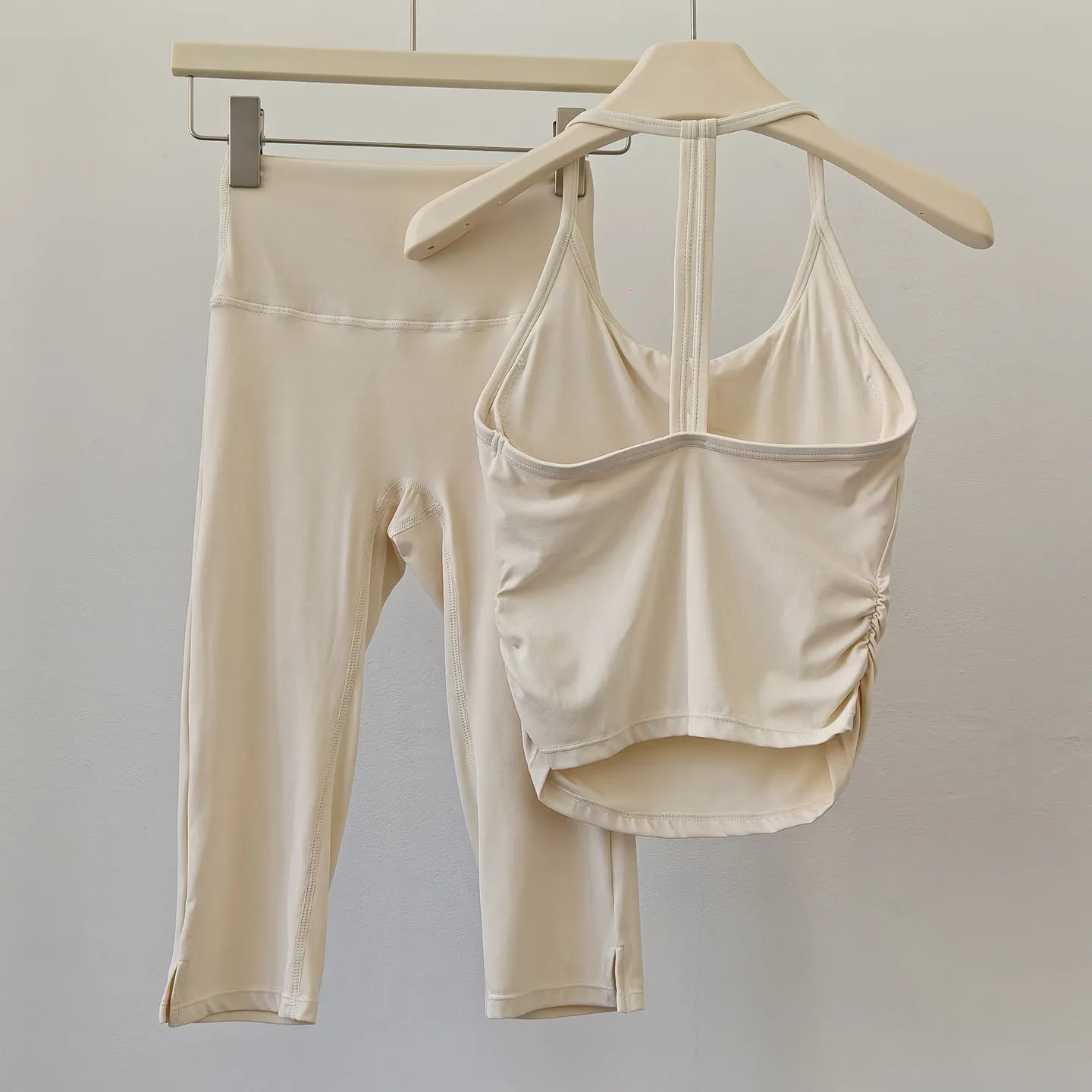 Slim Fit Yoga Clothing Suit with Push-up Vest And Chest Pads High-Waisted Butt-Lifting Leggings Nude Running Fitness Bras Top view 4