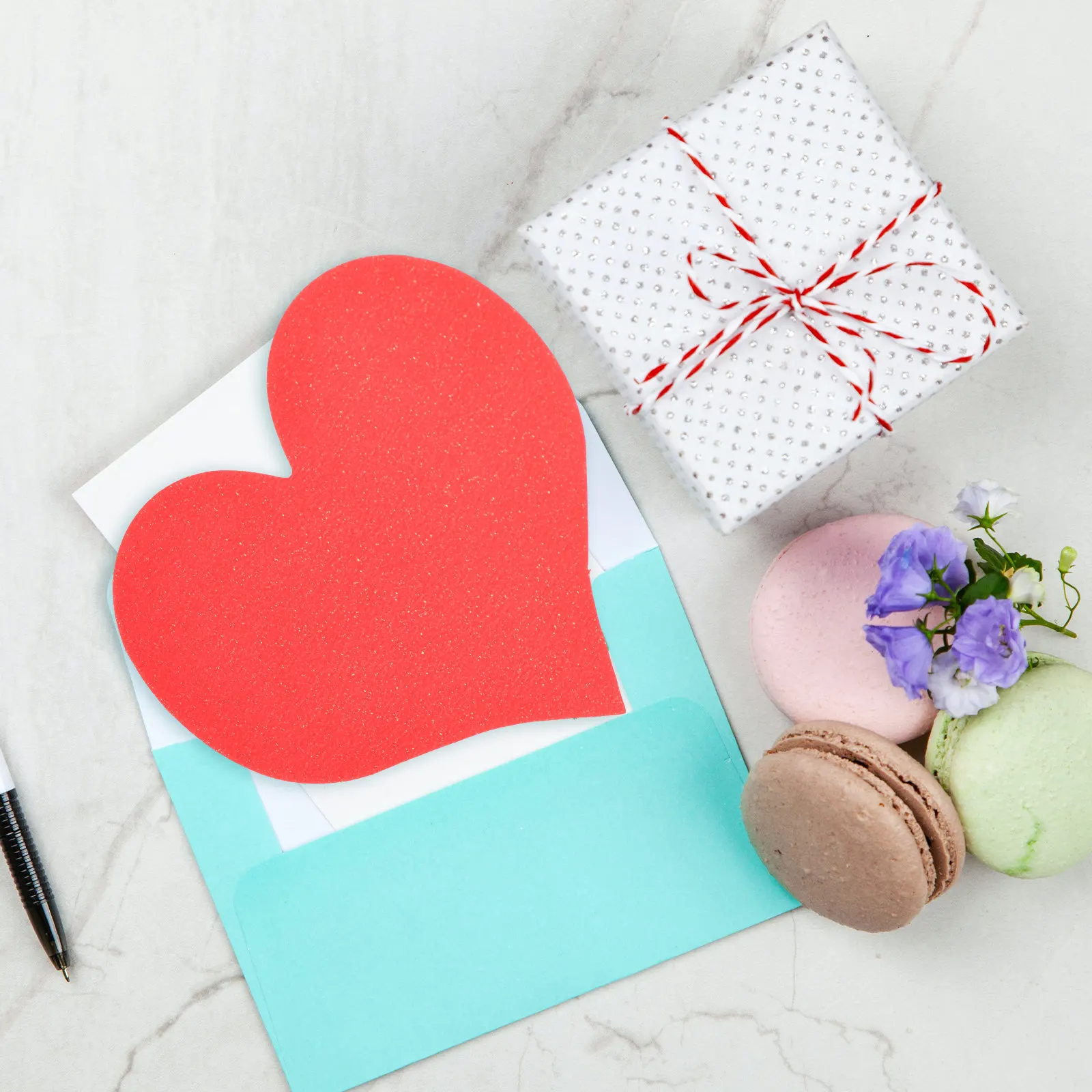 

100Pcs Heart Shape Paper Cards Blank Interior Elegant Design Valentine Cards Bulk Pack Warm Holiday Greeting Card for Gifts