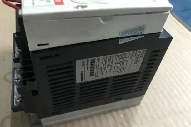 ATV303H037N4  0.37KW 380V   inverter  ,  In good working condition, free shipping  a