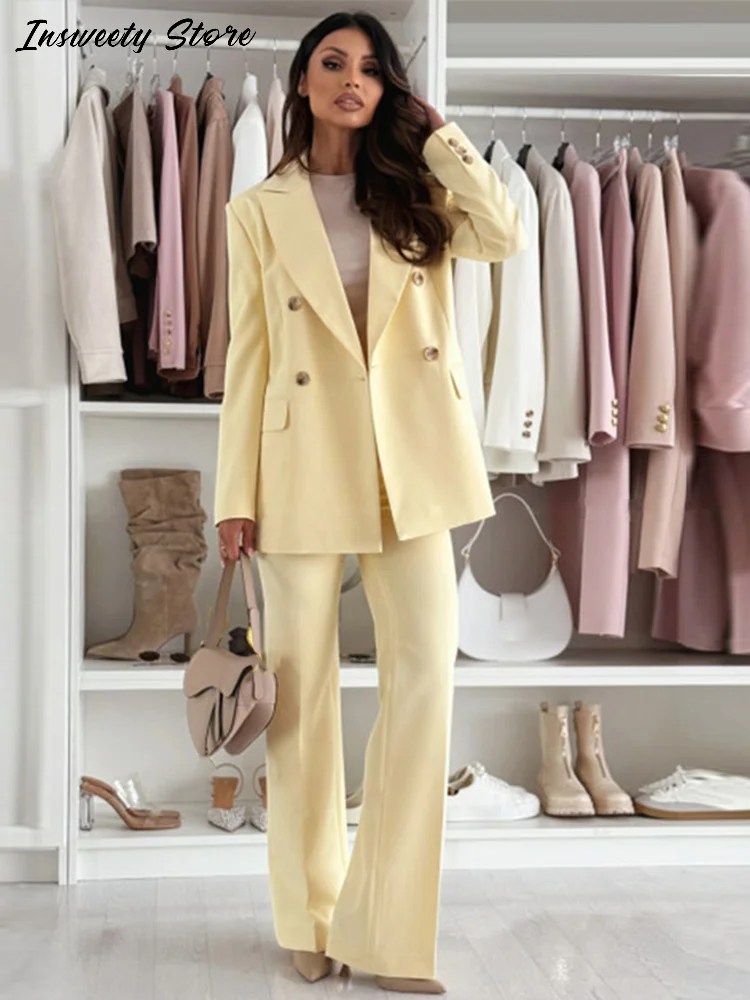 Damski zestaw: luźna marynarka dwurzędowa z klapami w kolorze cytrynowej żółci i proste spodnie z wysokim stanem, elegancki komplet na jesień 2025.