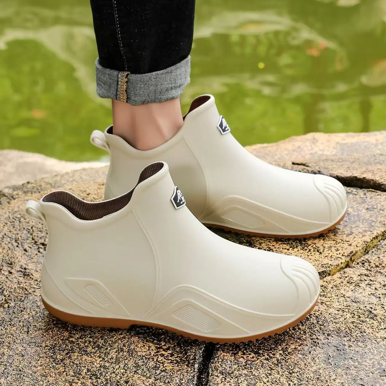 

Men's New Low Top Flat Sole Rain Shoes Four Seasons Thick Sole Non Slip Round Toe Slip On Waterproof Oil-Proof Kitchen Work Shoe