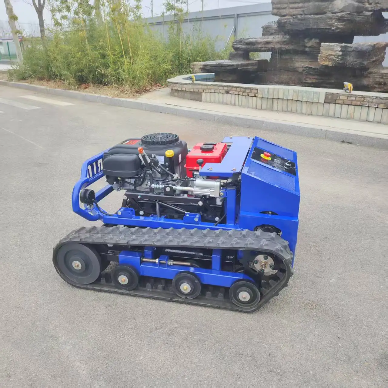 ora Pala Multifunzionale Mini Lama per Erba Robot Tosaerba Personalizzabile Tracked Tosaerba Telecomandato Con