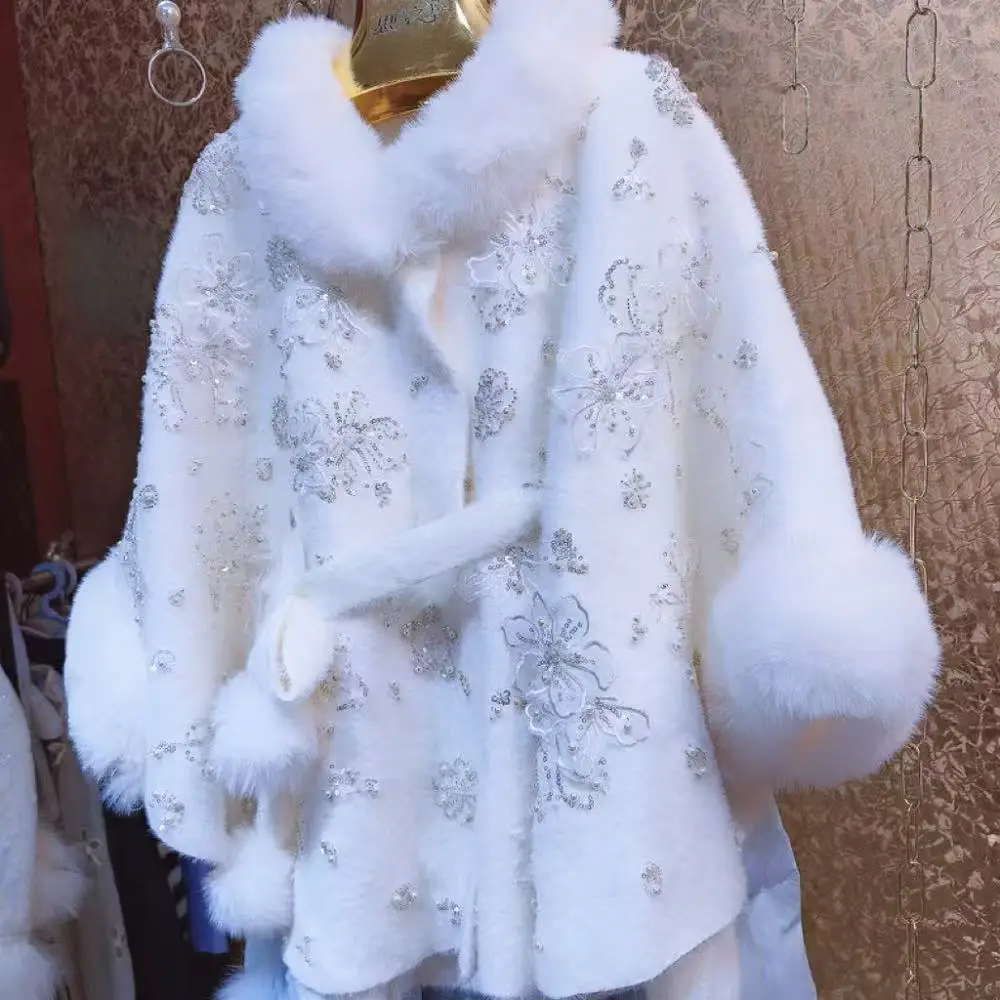 

Luxury Design Sequins Pearls Beads Embroidery Knitwear Faux Fur Cape Coat Women Autumn Winter Fur Jacket Outwears Sweater