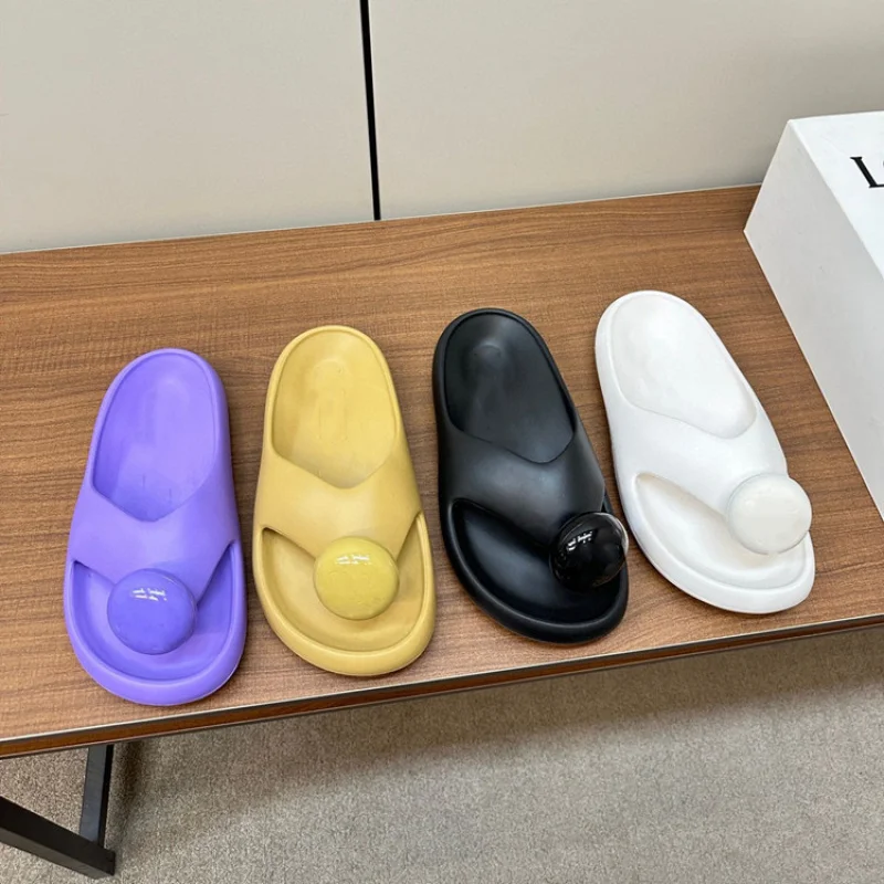 

Custom. Высококачественные нишевые дизайнерские шлепанцы, женские летние шлепанцы 2025 года, ленивые уличные сандалии с носком