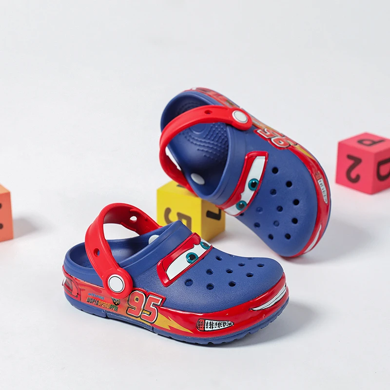 أحذية ديزني لايتنينج ماكوين، شباشب مضاءة بإضاءة LED للأطفال، صنادل شاطئ للأطفال هدية للأولاد والبنات