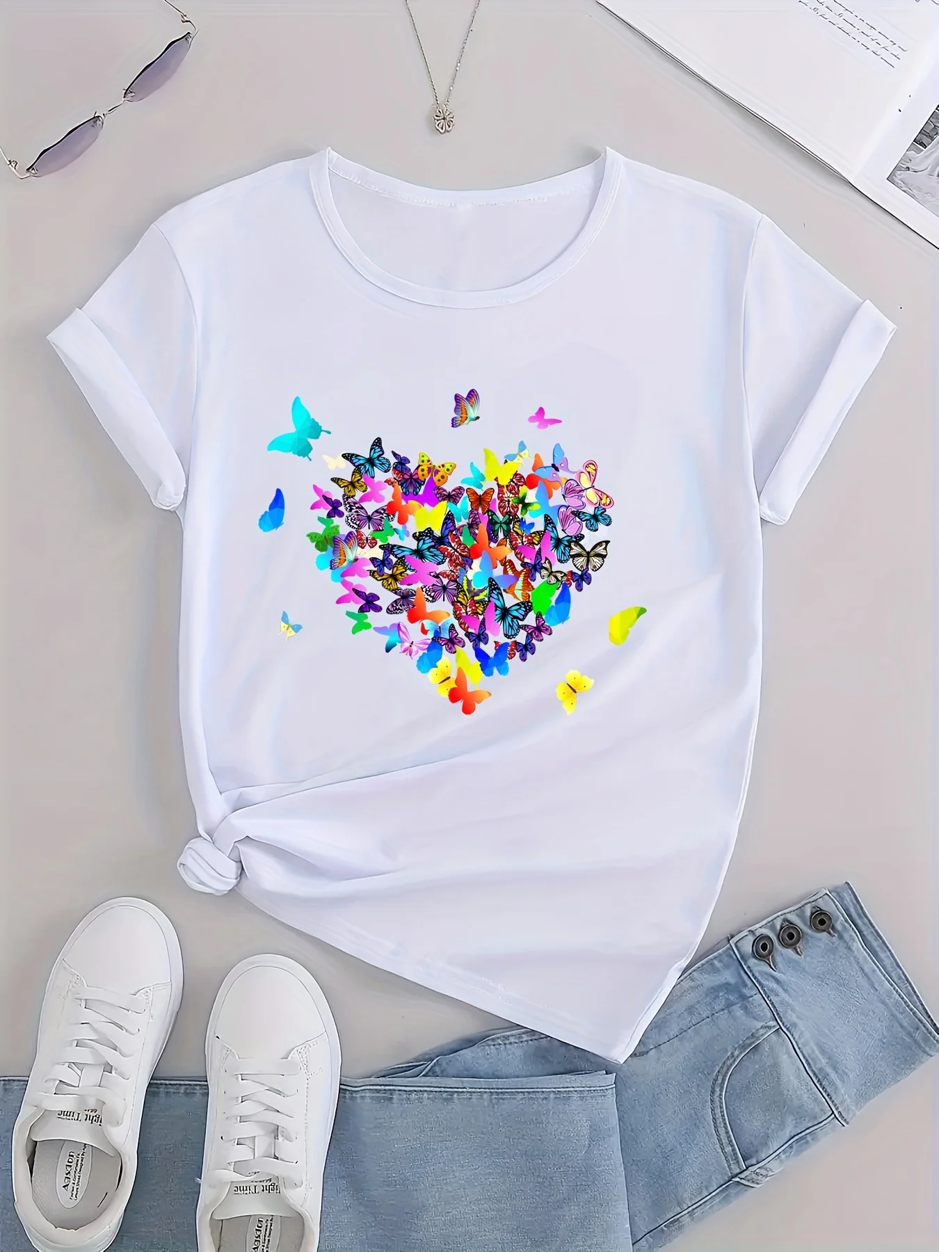 Bedrucktes Sommer-Sport-Workout-Top für Damen, Schmetterlings-Herz-Grafik, lässiges Sport-T-Shirt mit Rundhalsausschnitt