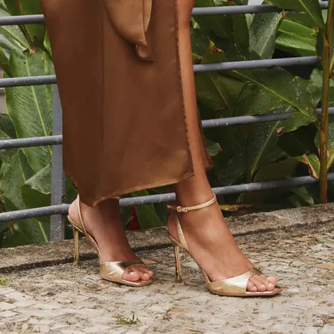 गोल्ड पेटेंट लेदर एंकल बकल हाई हील सैंडल महिलाओं के लिए सेक्सी स्क्वायर टो ओपन टो हाई हील्स समर फैशन पार्टी ऑफिस शूज़ 8 best sales सोने की ऊँची एड़ी - №5