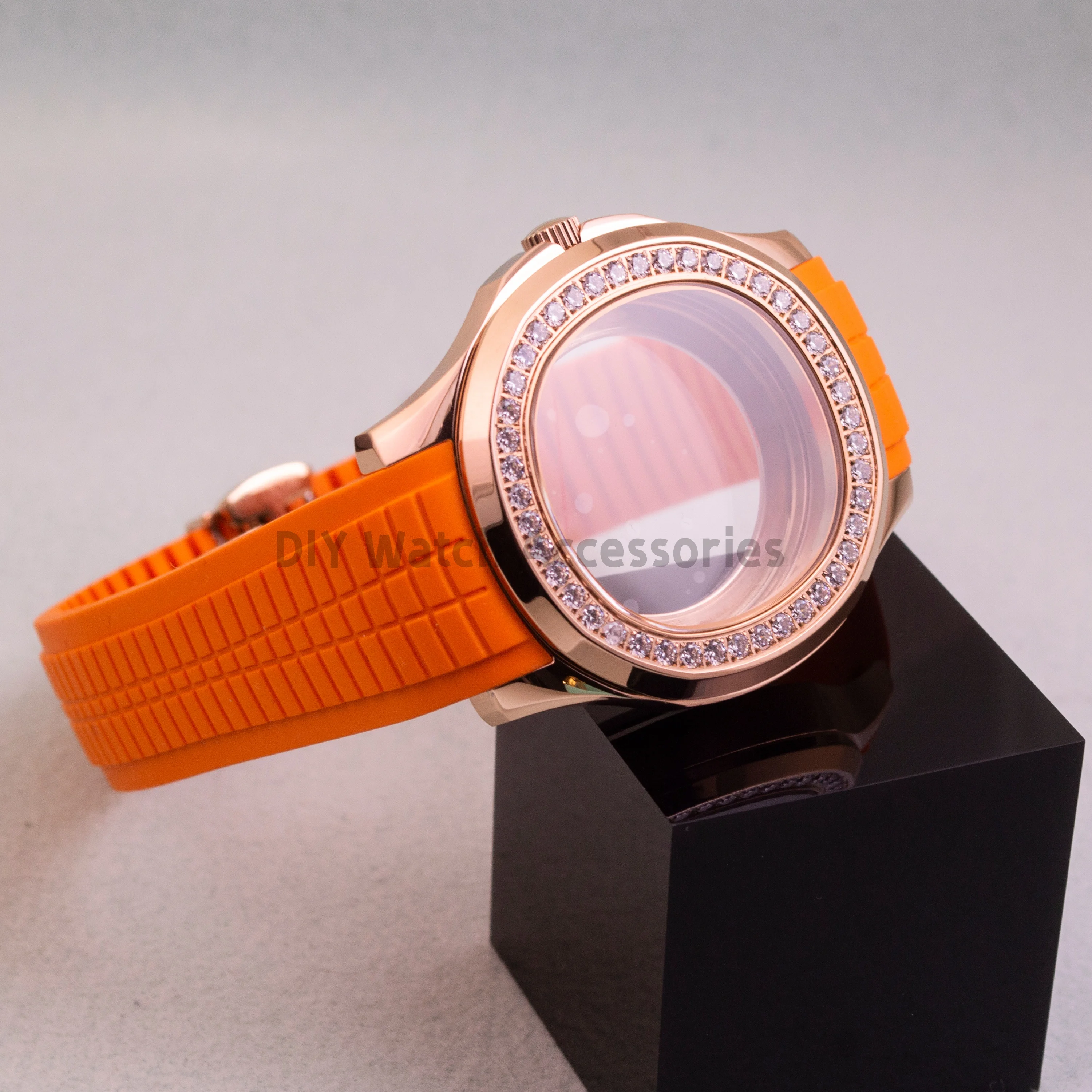 

Diamonds Watchcase Sapphire Glass Stainless Steel Watch Case NH35 Case for Nautilus AQUANAUT NH35 Movement Rubber Bracelet