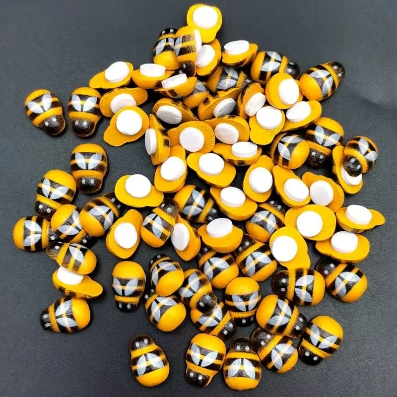 100Pcs Mini Wooden Bee Ladybug Self-adhesive Sticker Garden Figurine Miniature Children Painted DIY Craft Animal Home Decoration