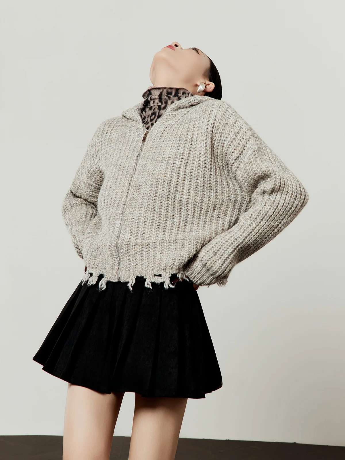 

Gray Mermaid Hair Sweater Women's Spring New Style Commute Top Loose Knitted Long Sleeve Short Length Cardigan Zipper Closure