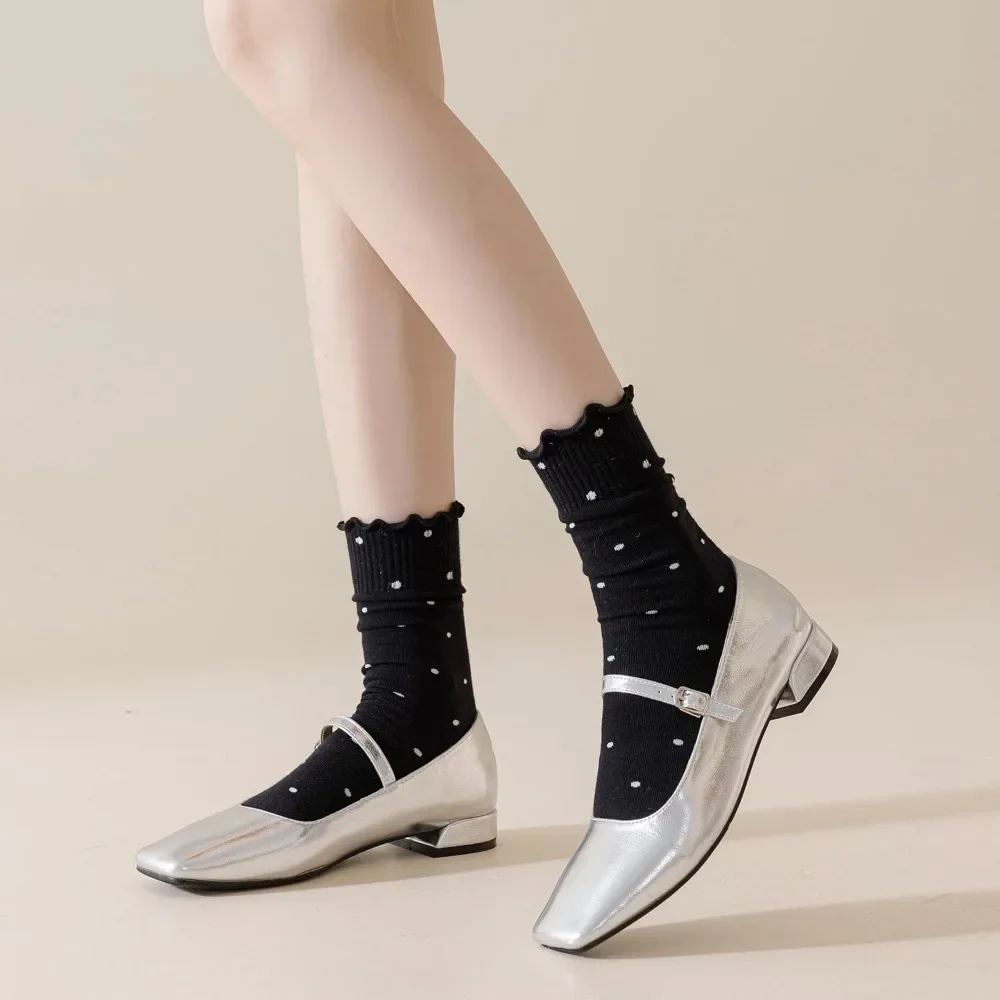 6 Paar Damen-Rüschensocken, lässige Knöchelsocken, atmungsaktive, kühle Strick-Baumwolle, niedliche gepunktete Kleid-Crew-Socken