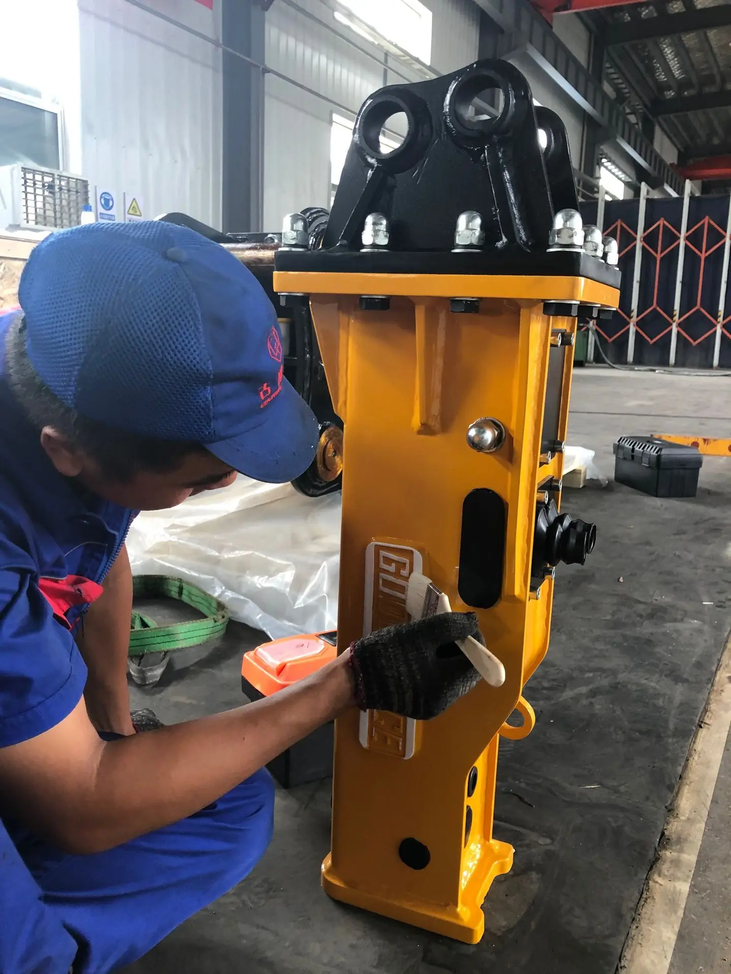 SB10 Box Type 40mm Hydraulic Breaker Hammer New Solution 0.8-2.5 Tons Excavator Rock Stone Breaker from Yantai Competitive Price - view 3