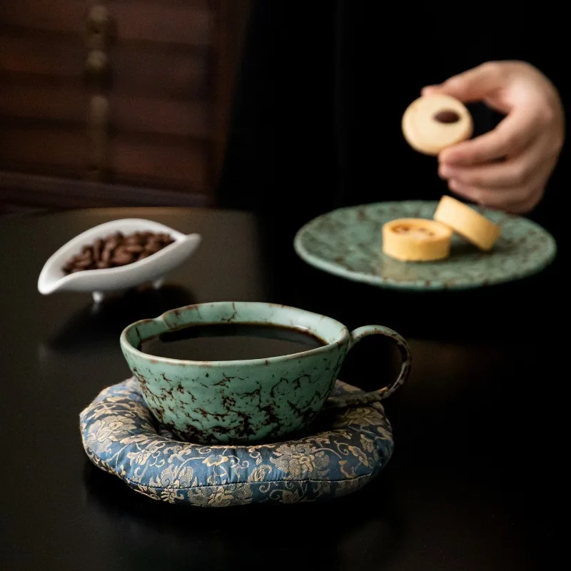

Зеленая керамическая чашка с глазурью под мх и переливающимся эффектом для домашнего использования, креативная чашка для послеобеденного чая, латте, молока, с блюдцем