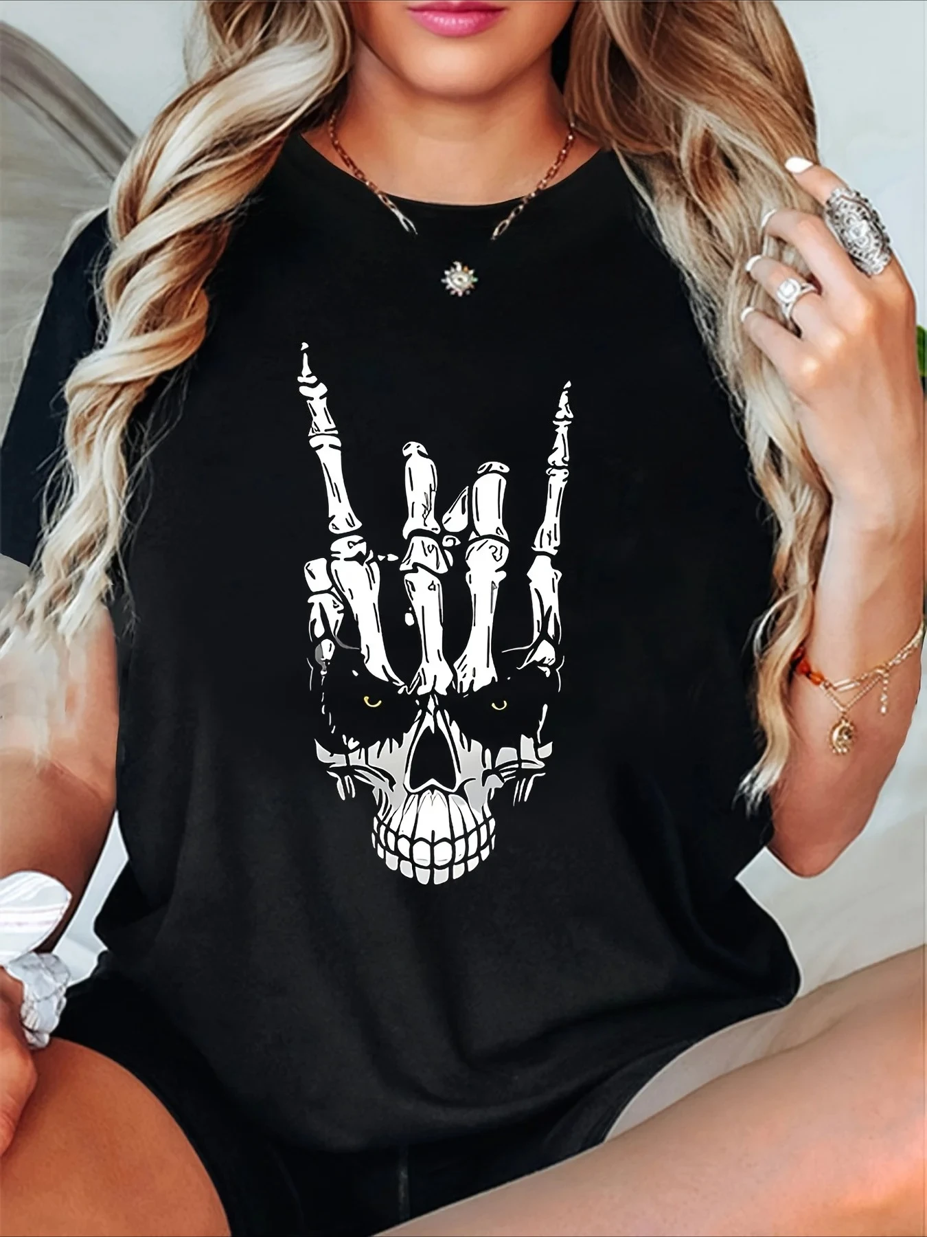 Women's Gothic Skull T-Shirt Casual Short Sleeve Crewneck Tee Halloween Skeleton Hand Rock on Print for Rock and Roll Fans Tops