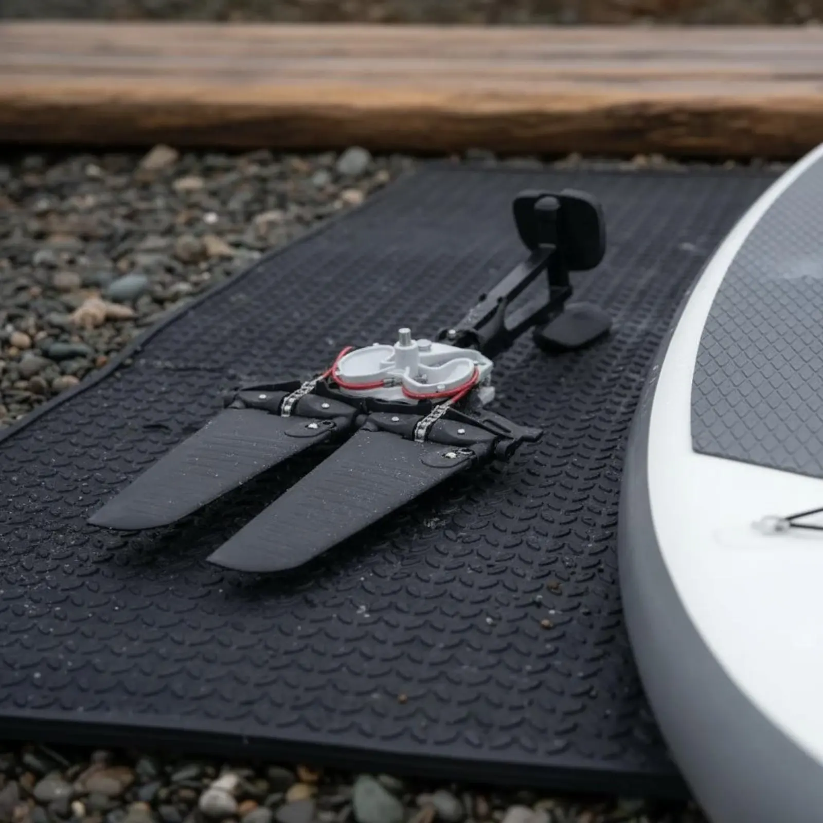 Penguin Pedal Drive Hands-Unrestricted Twin Paddleboard Drive Water Sports Gear Easy to Install Watercraft Rudder Steering