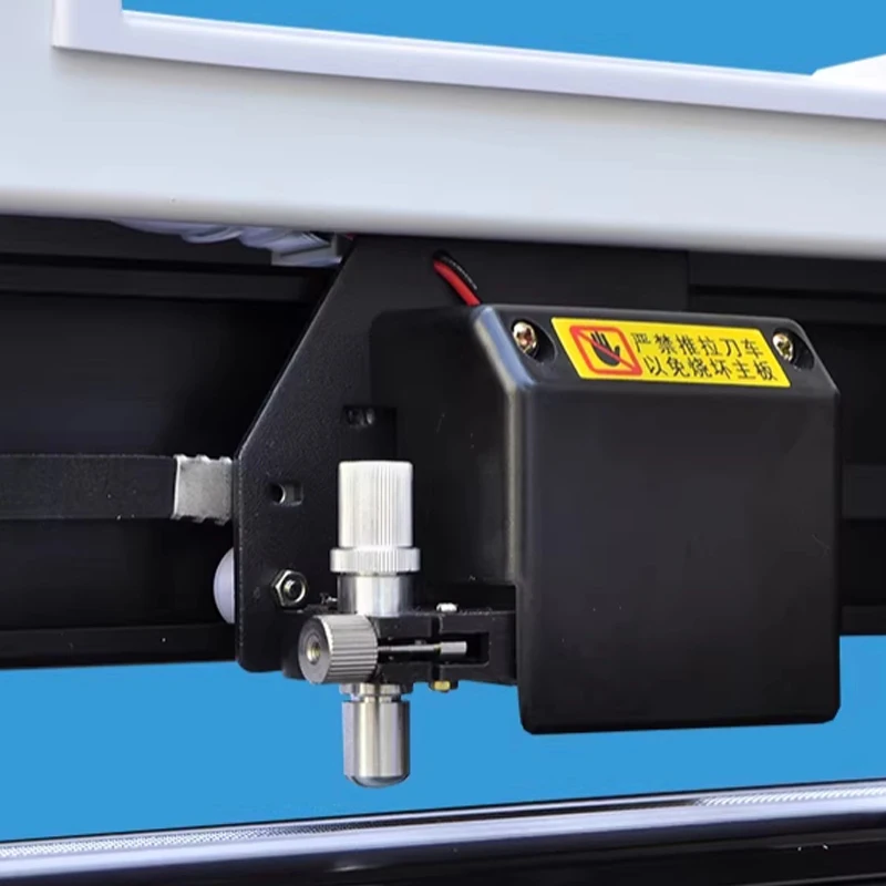 

Режущий плоттер для наклеек и винила 1/1.2 м с ПО для Windows, ЖК-экраном, 220/110В