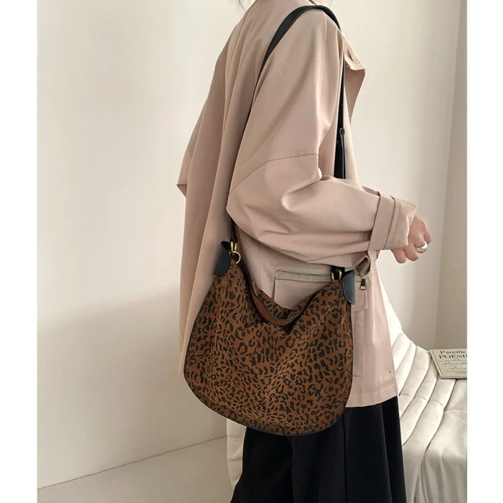 Vintage Leopard Print Armpit Bag 2026 New Relaxed Casual Niche Shoulder Tote Bag Texture Fashion Cowhide Commuter Messenger