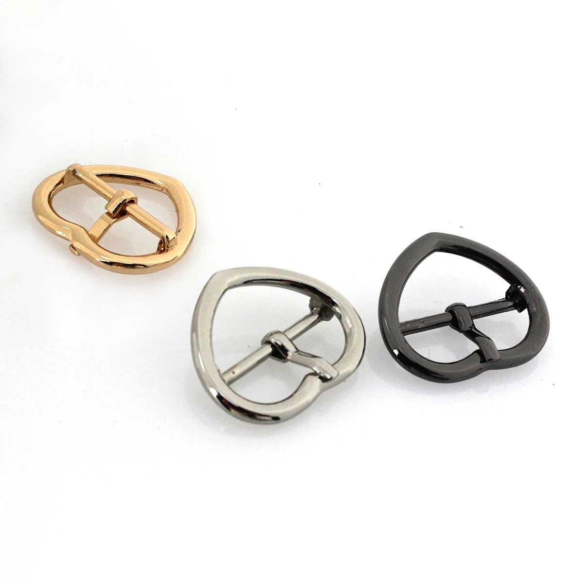 1pcs Metal Heart Belt Buckle New Style Fashion Single Pin Buckle for DIY Leather Craft Bag Strap Belt Garment Webbing 4 Sizes
