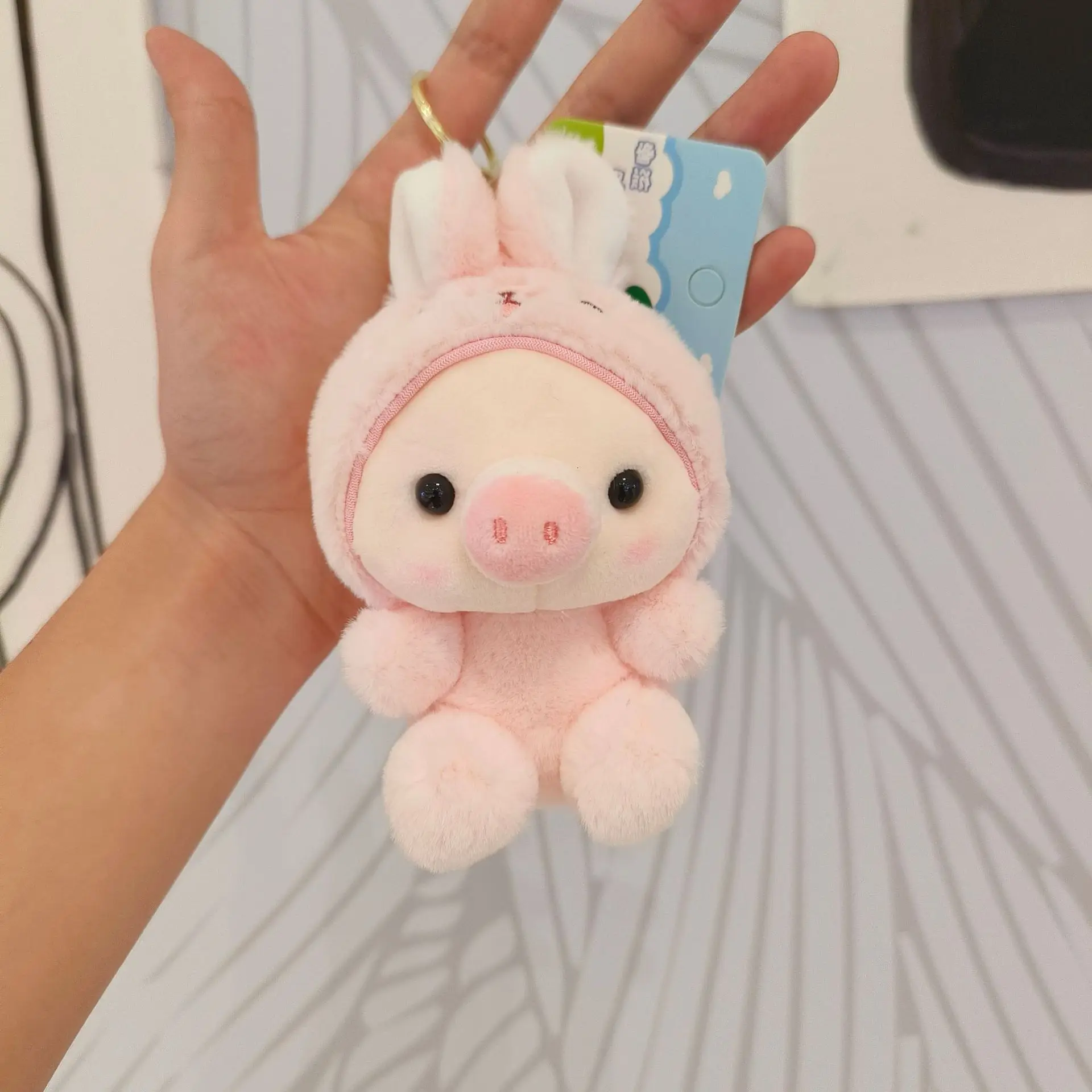 Super bonito porco dos desenhos animados chaveiro pingente mochila doce chave de brinquedo de pelúcia macia boneca garra loja requintada, novo