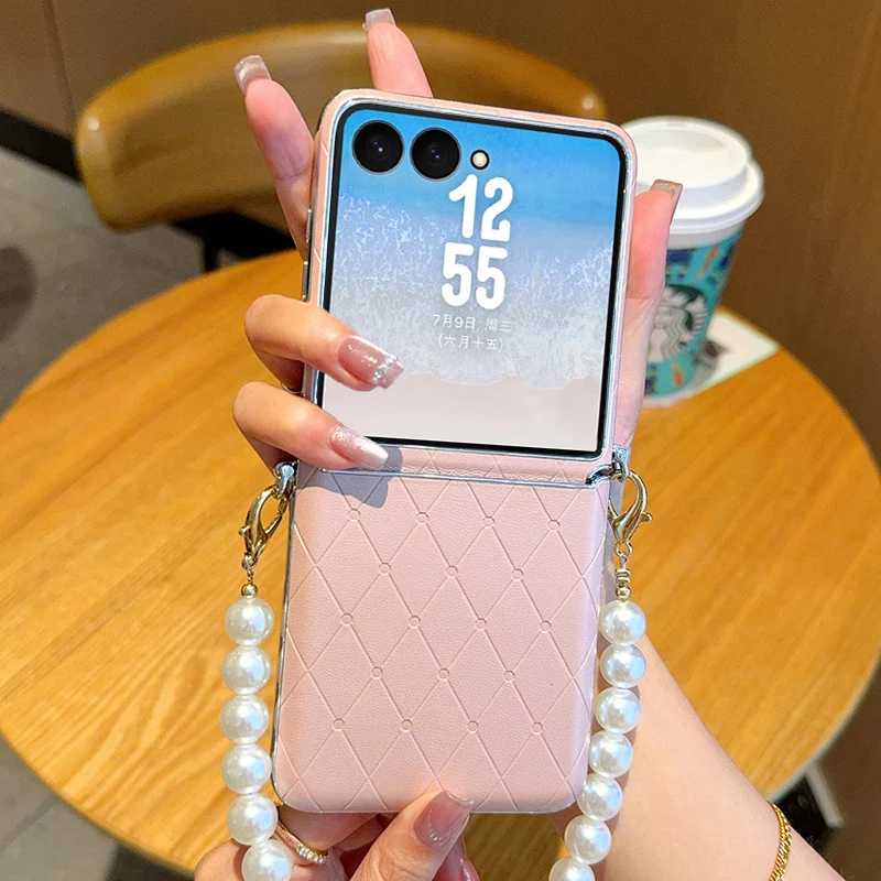 

For Samsung Galaxy Z Flip 7 Case Luxury PU rhombus grain With Pearl Bracelet Protective Back Cover Case For Z Flip 7 Phone Shell