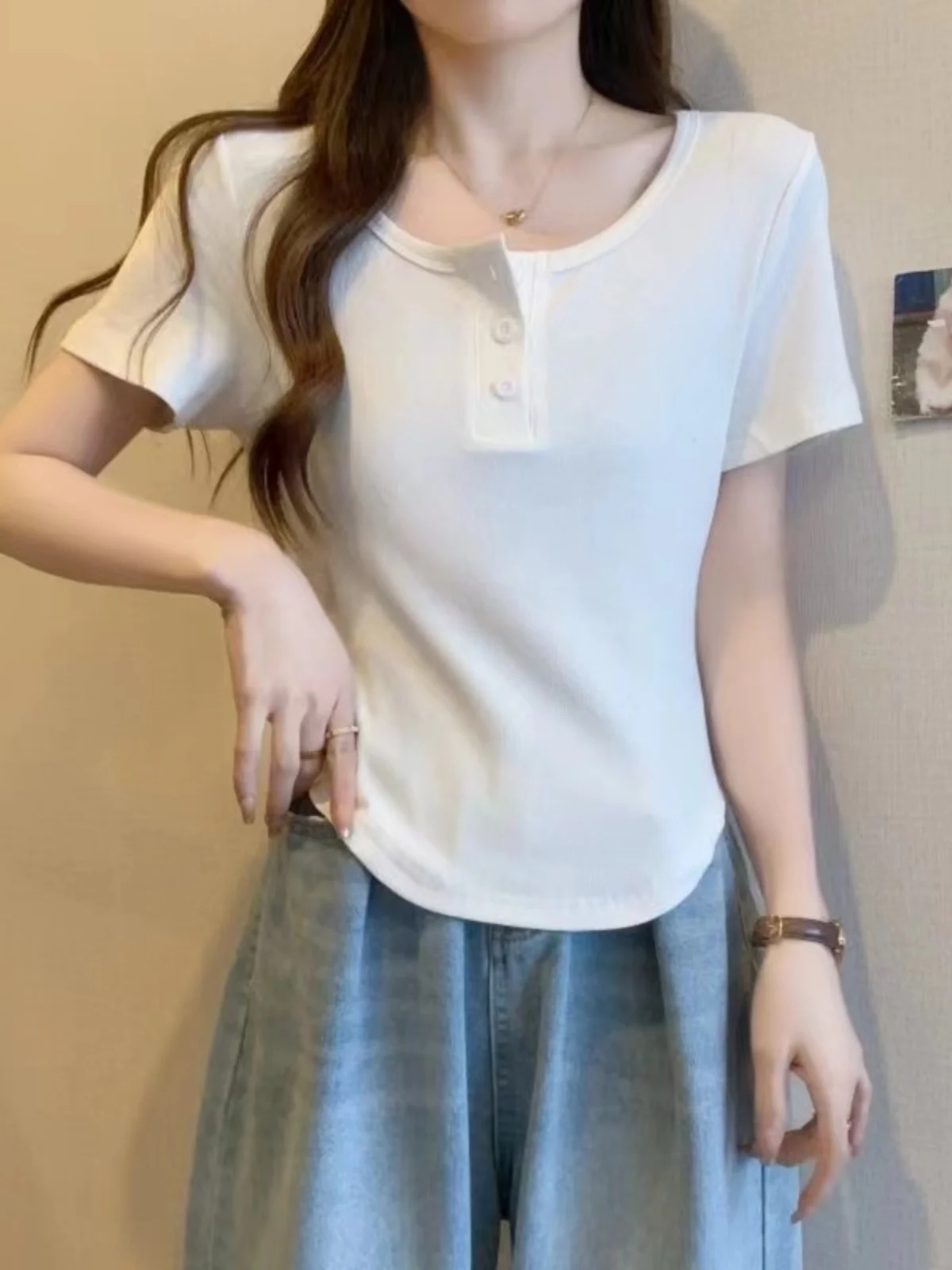 Modna bawełniana koszulka damska na lato, dopasowany krój, bazowa koszulka z kwadratowym dekoltem, codzienna bluzka damska.