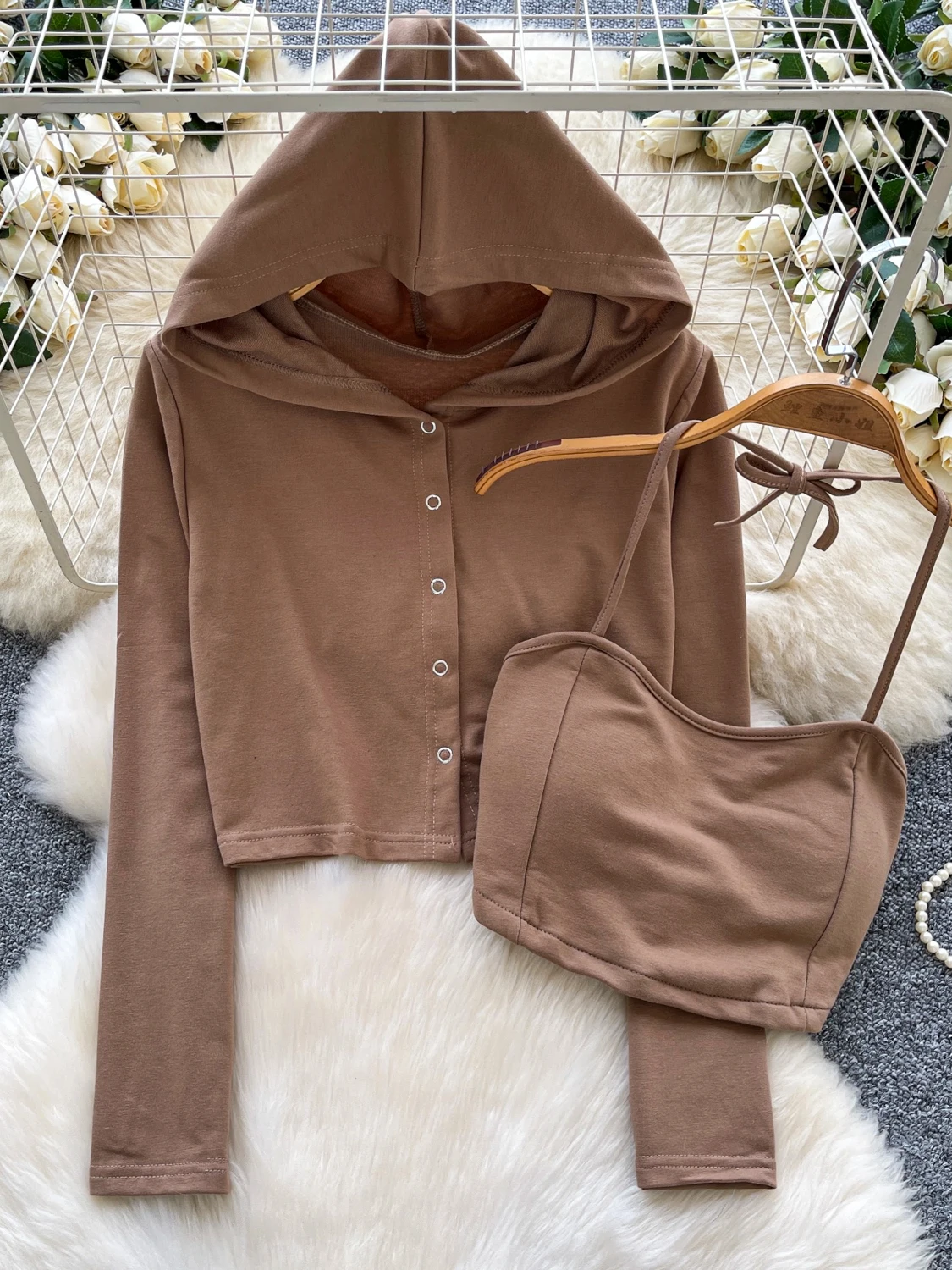 Setelan Wanita Kasual dengan Tali Selempang, Atasan Dalaman Musim Gugur dengan Rompi Luar dan Hoodie, Setelan Fashion Wanita