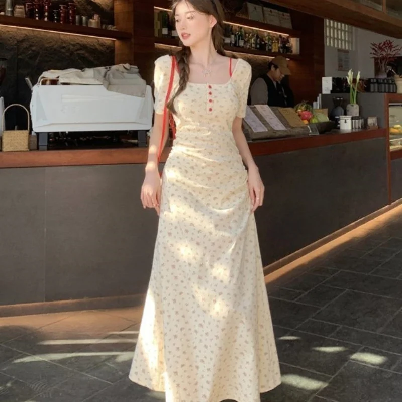 

Elegant Floral Square-Neck Long Dress With Short Sleeves, Waist-Cinching, Pleated, Bodycon Skirt, French Vintage Style Tea Dress