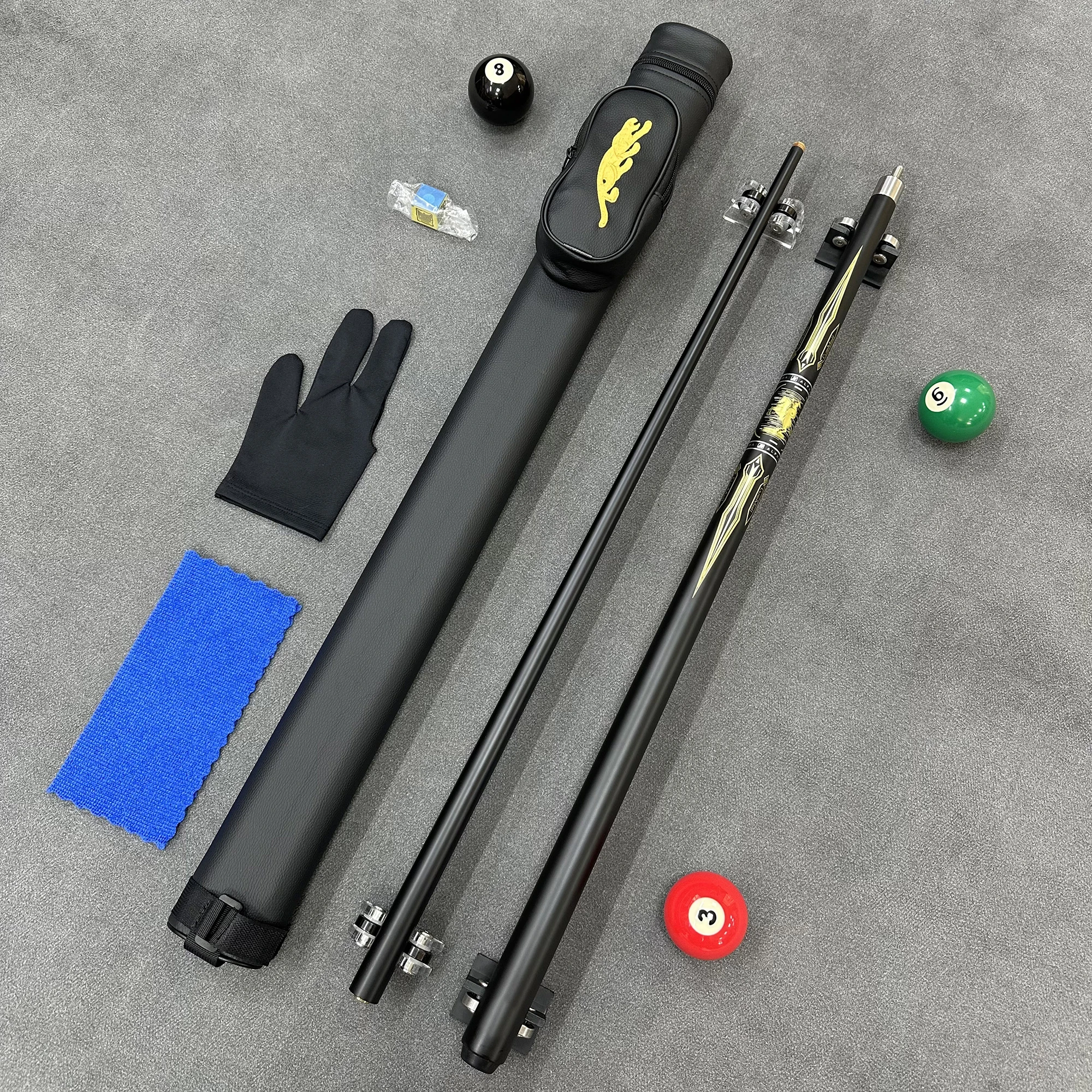 Exquisite Black and Gold Pattern Billiard Cue Set. The Head Diameter Is 11.5mm. It Is a Split Design for Easy Portability.