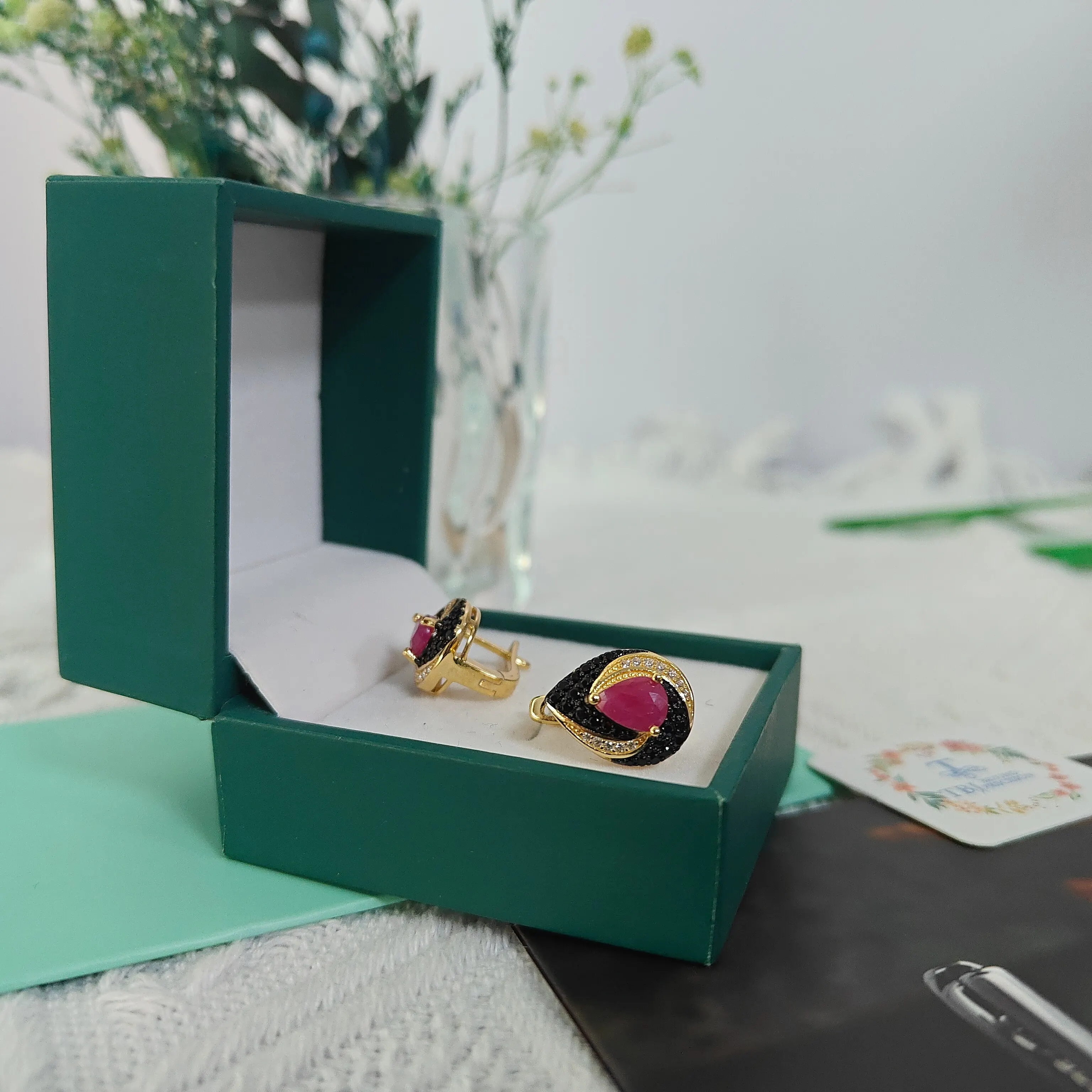 925 فضة المرأة أقراط مشبك الكمثرى الطبيعية 5*7 مللي متر روبي الأحجار الكريمة الحقيقية خمر تصميم غرامة مجوهرات لهدايا عيد الميلاد