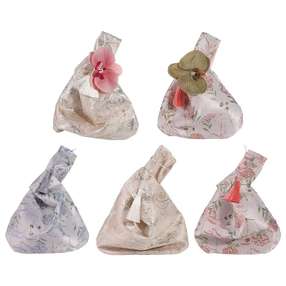

Bag Girls Storage Bags Flower Pendant Small Item Pouch Cheongsam Accessories Tassel Knot Wrist Bag New Chinese Style Handbag