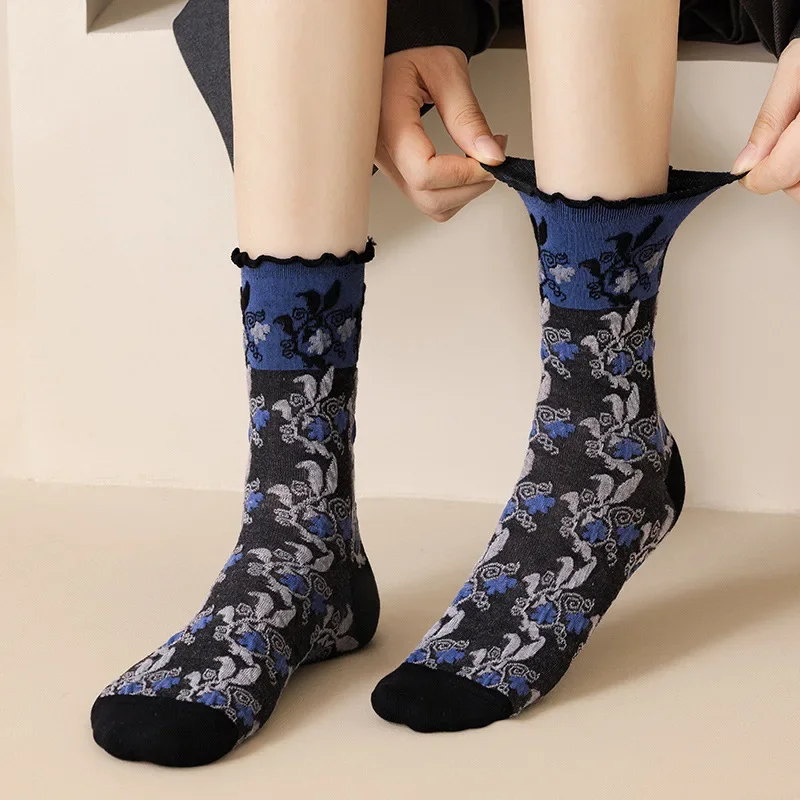 Korean Style Retro Socks Women Floral Embossment Harajuku Vintage Middle Tube Socks Japanese Fashion Lolita Kawaii Ruffle Socks