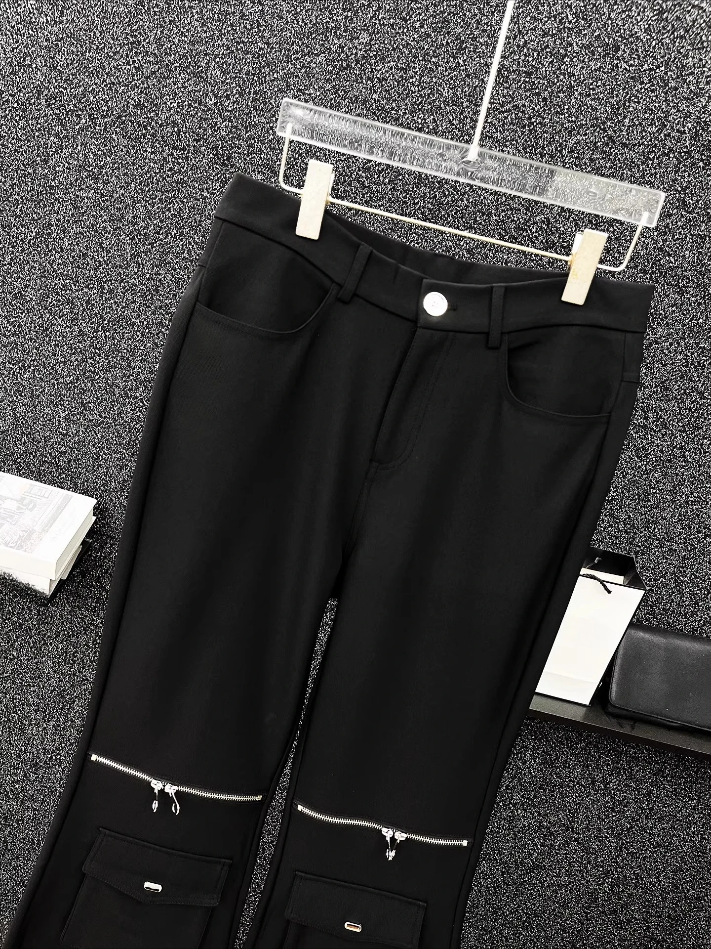 High-End-Cargohose mit mehreren Taschen für Jungen, 2025, Herbst, neuer Reißverschluss, High-Street-Hose, modische, vielseitige, lockere Micro-Schlaghose