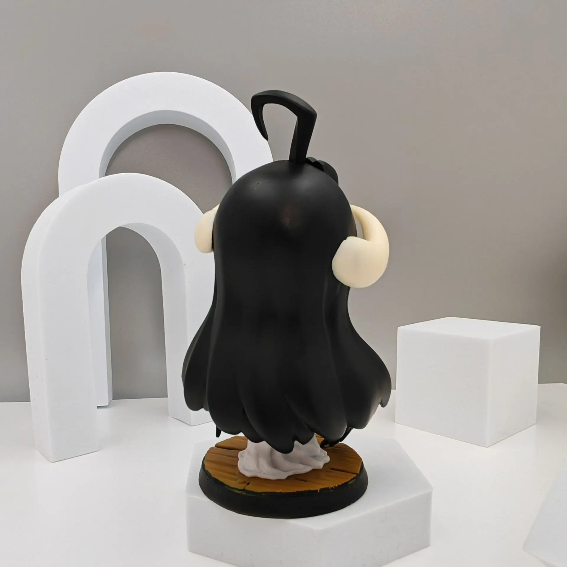 Mini almohada versión Q de Albedo de 12cm, estatuilla bonita para niña, periféricos de Anime Overlord, modelo de Pvc coleccionable, figuras de Albedo bonitas, juguetes