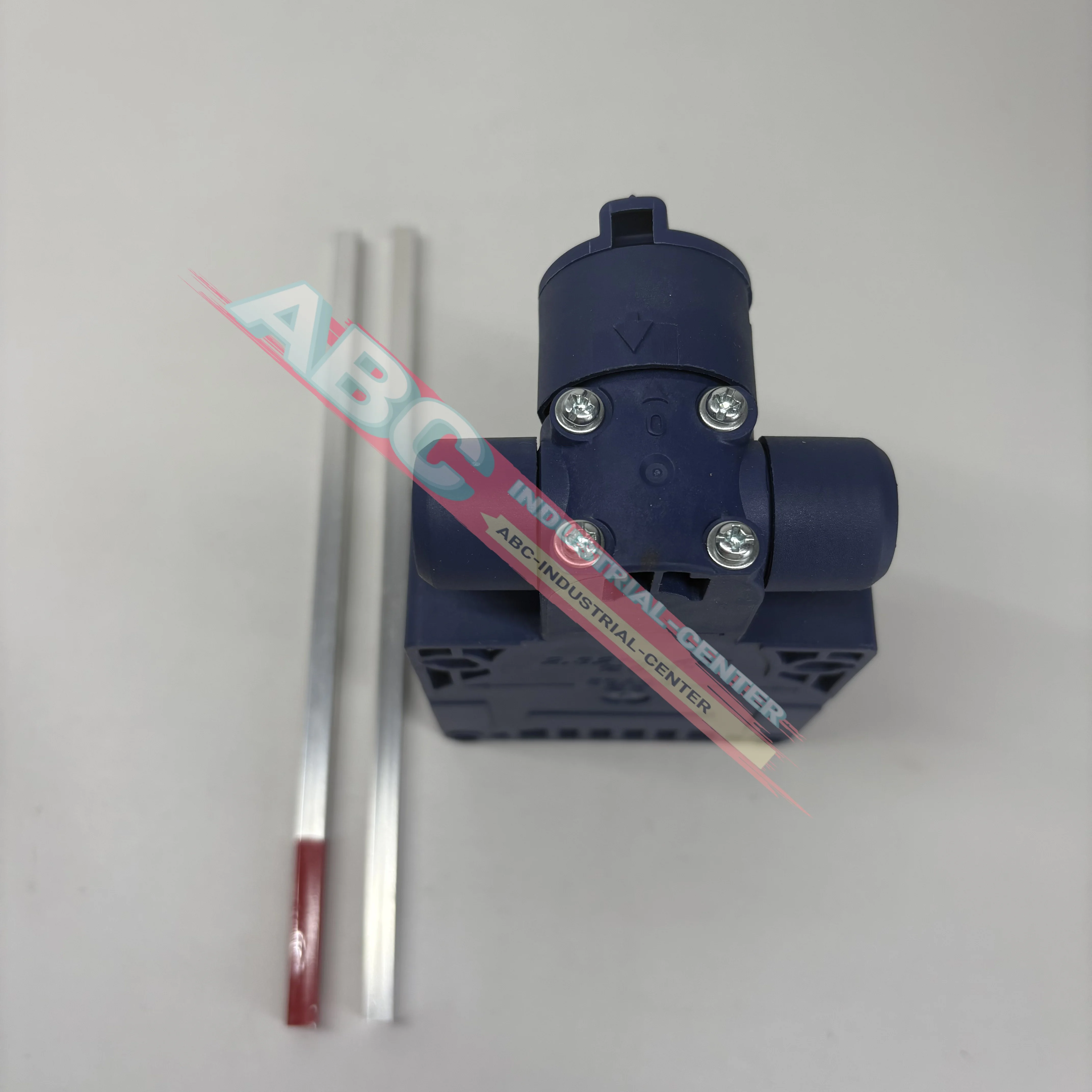 Telemecanique XCKVR44D1H29 Limit Switch brand new