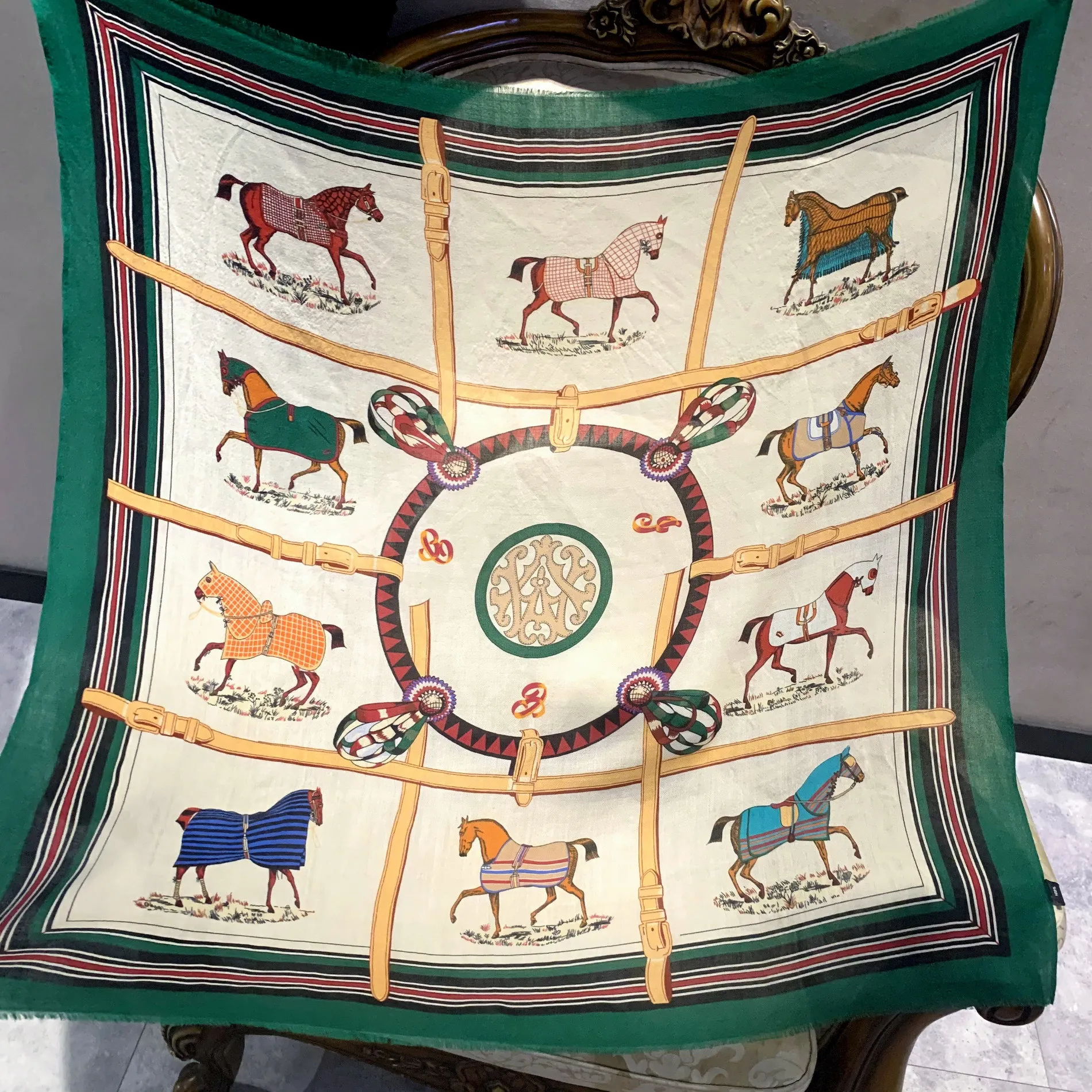 

Tassels Cashmere Designer Shawl Luxury Designers Women Square Pashmina Scarves Soft Shawls Foulard Femme Cachemire 100CM