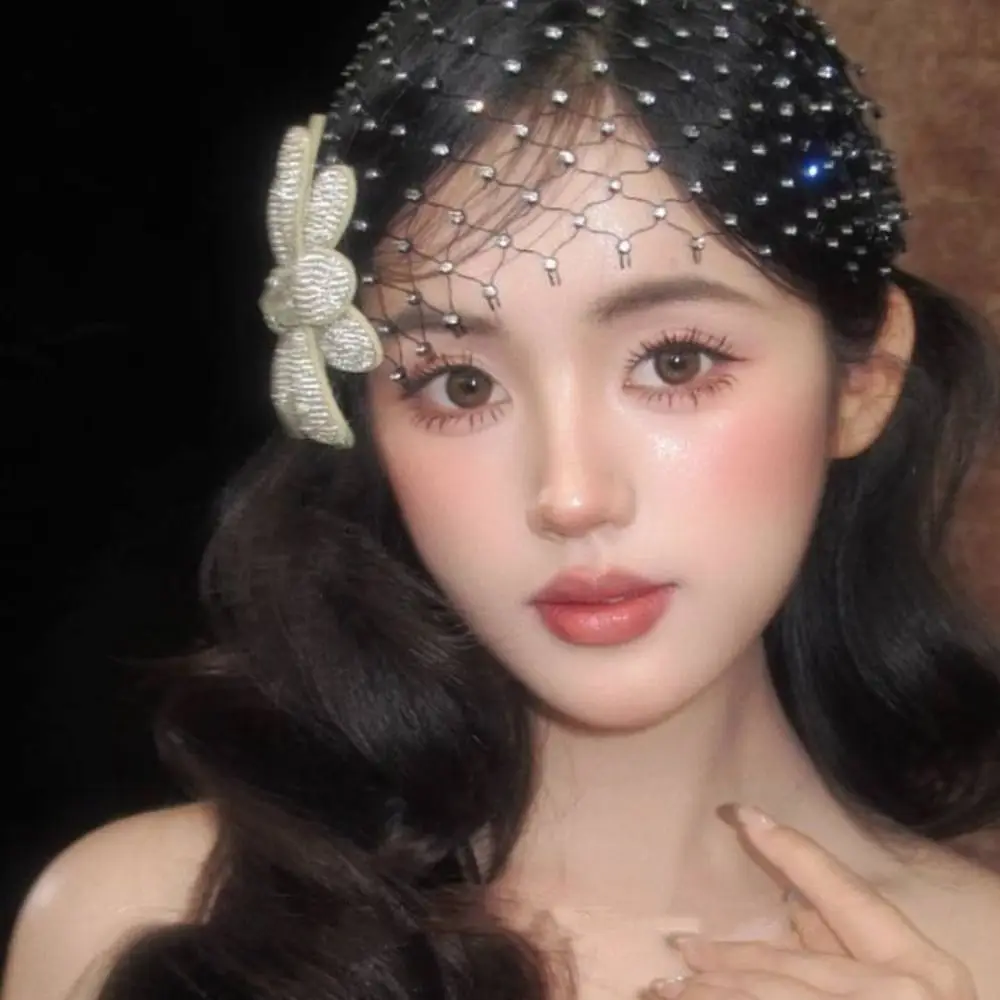 Veli da sposa squisiti in stile francese Strass neri Testa da sposa Rete di lusso Copricapo da sposa cavo Accessori da sposa