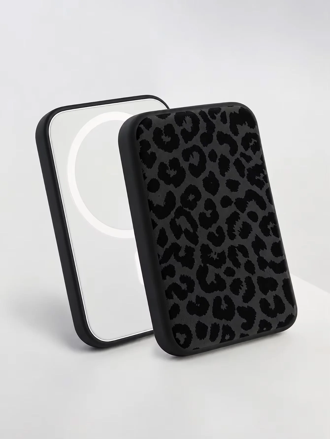 1 Black Leopard Print Tpu Charging Protective Case, Compatible with Apple's Original Magsafe Wireless Power Bank. Black Charging Protective Case That Protects the Charging Function and Prevents Scratches