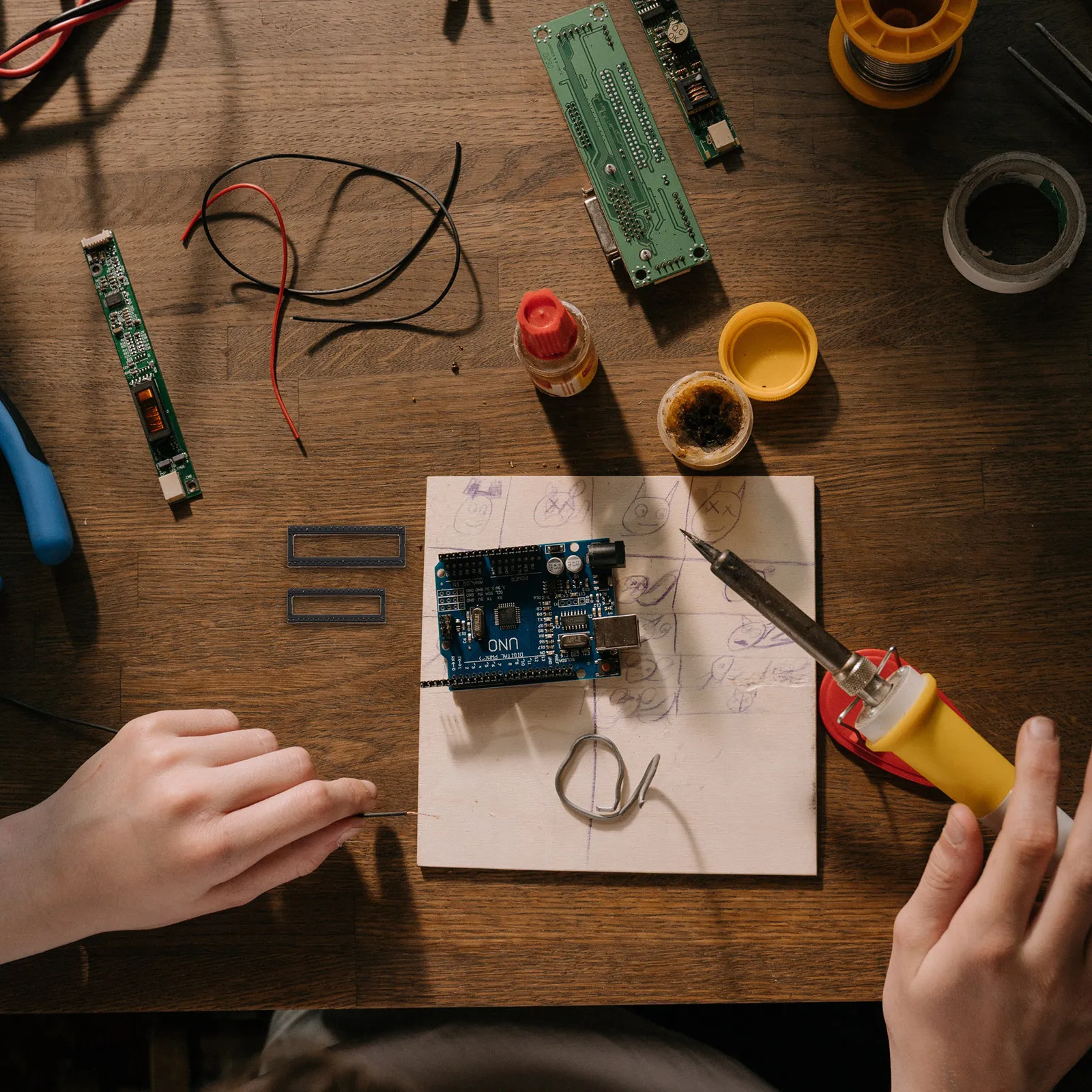 

Набор из 100 разъемов для микросхем (DIP) на 6, 8, 14, 16, 18, 24, 28, 40 контактов, под пайку, для сборки схем, прецизионных таймеров, аудиоусилителей, печатных плат