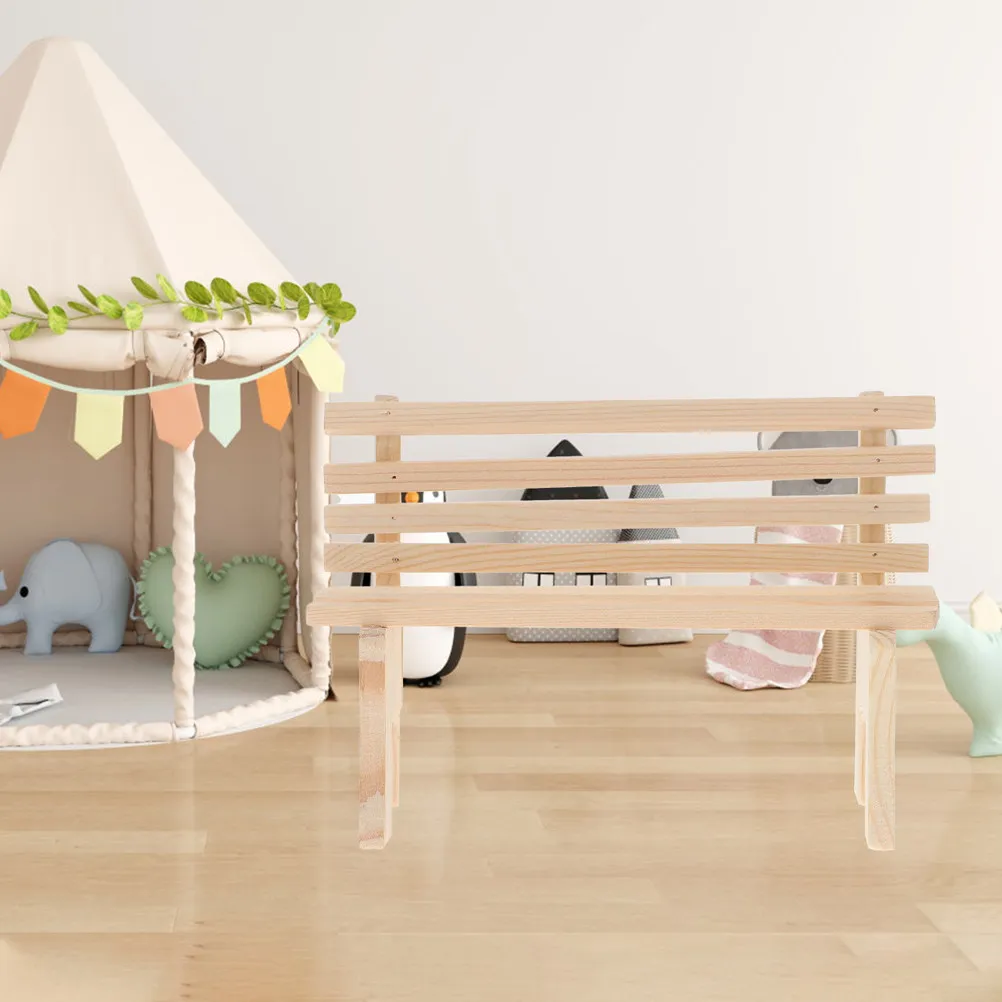 

2 шт. реалистичных деревянных миниатюрных стульев, прочные, не деформирующиеся, для дизайна интерьера миниатюрного дома, аксессуар для мини-сада, украшение