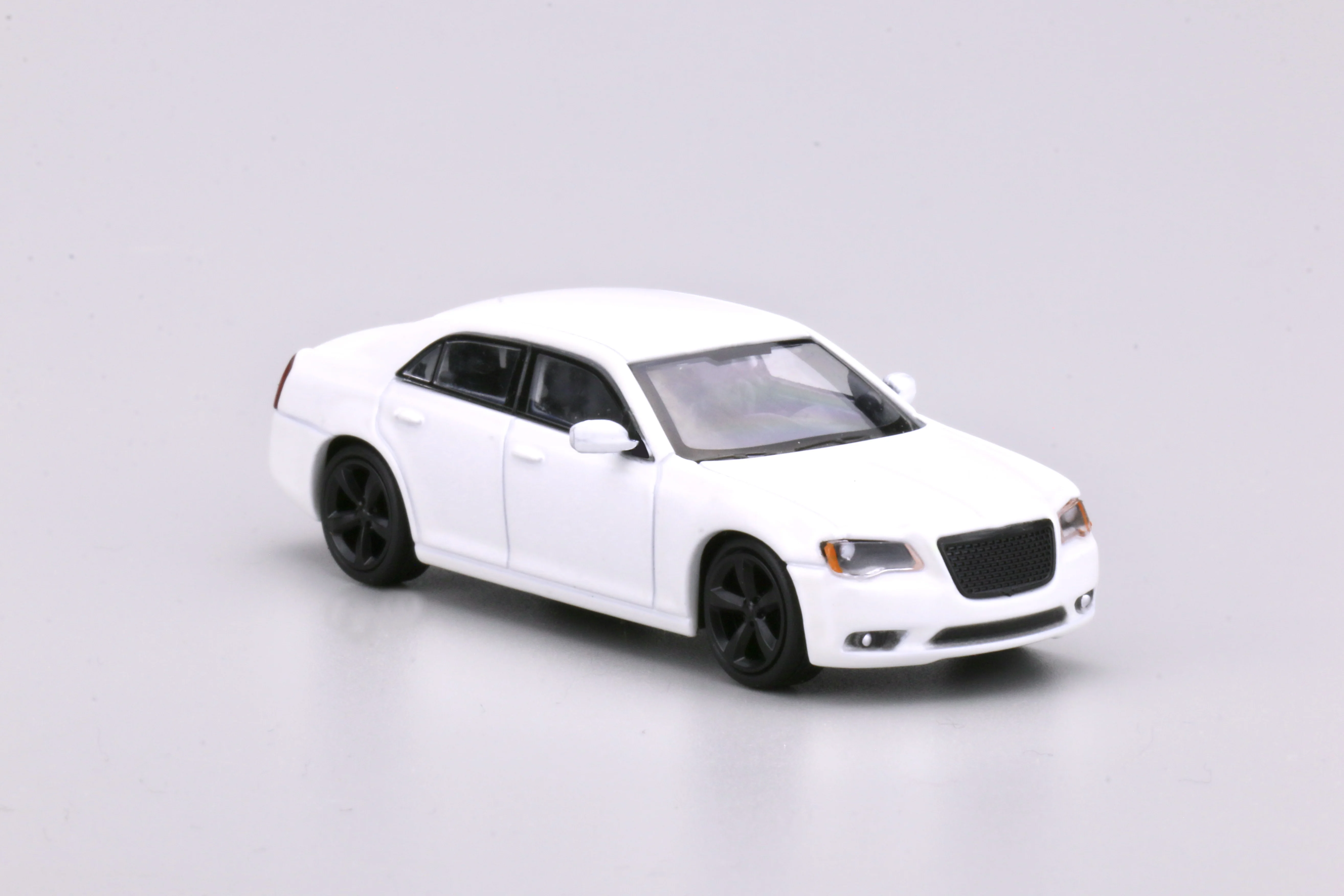 1/64 クライスラー 300C パールホワイトメタルブラック合金車モデル