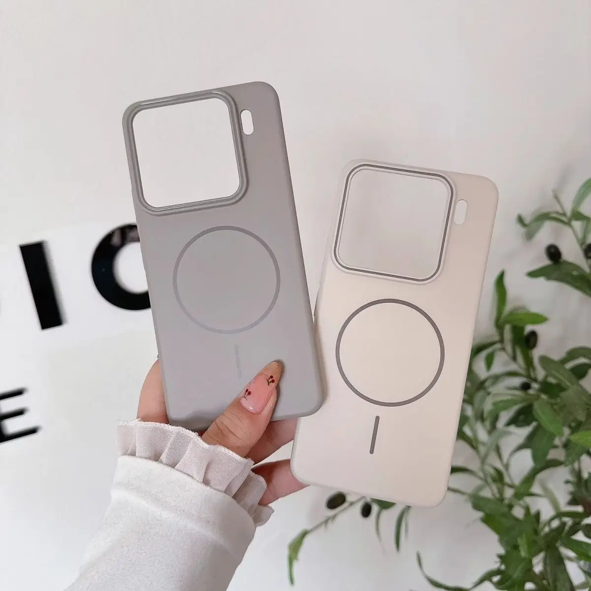 حافظة لهاتف Xiaomi 15T Pro جديدة بسيطة ناعمة غير لامعة صديقة للبشرة غطاء مغناطيسي مضاد للسقوط لهاتف Xiaomi15T ممتص للصدمات Funda