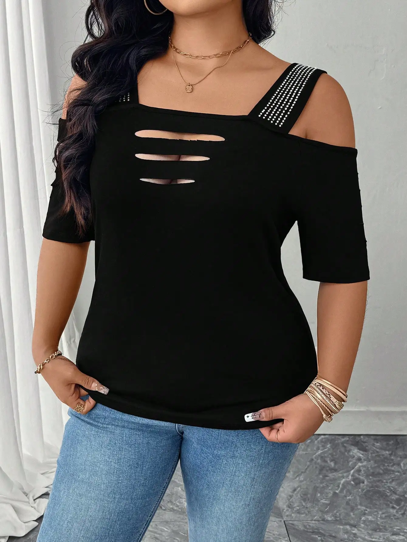 

Женская модная футболка больших размеров