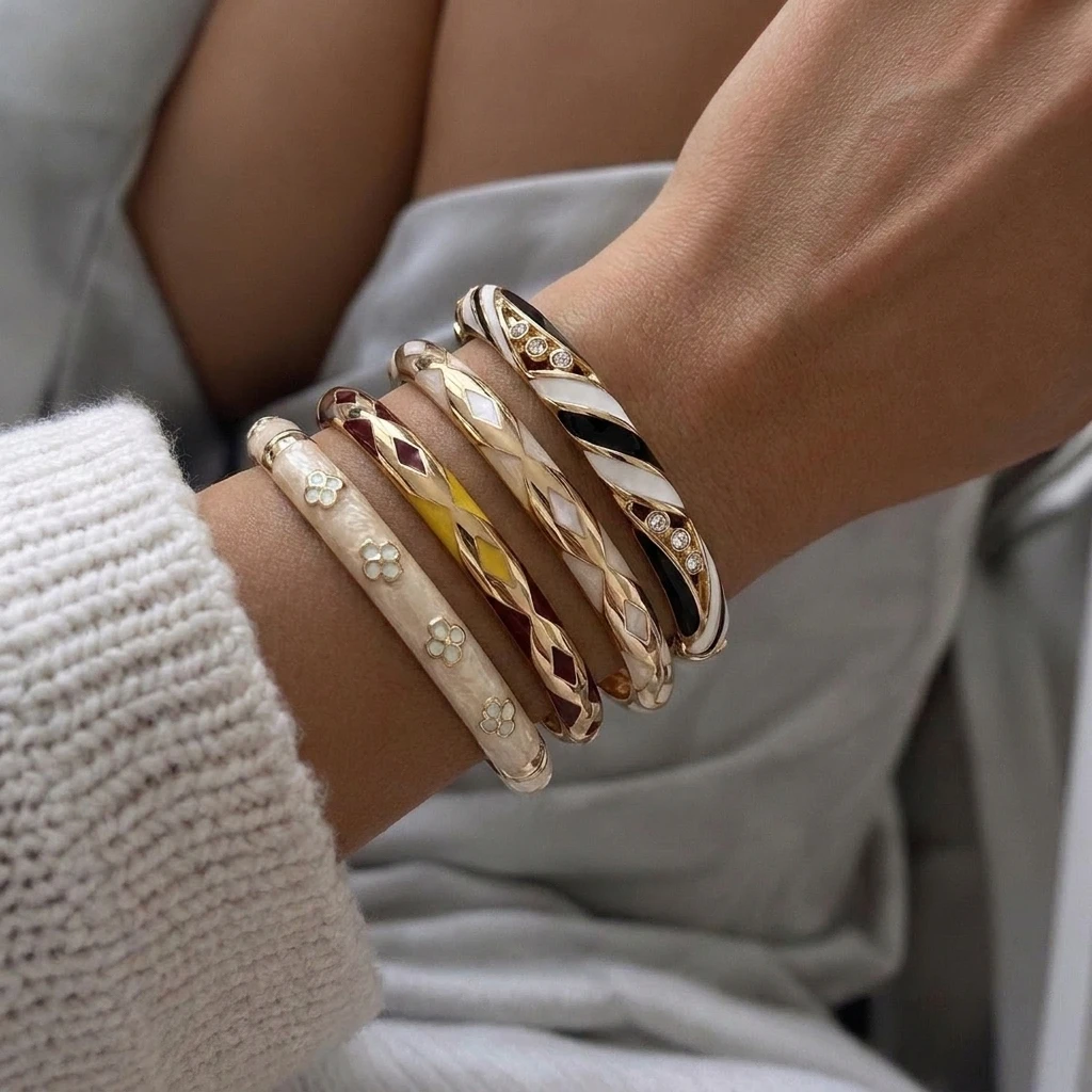 French Vintage Drip Oil Bracelet Set for Women with Floral Design And Diamond Grid Pattern Fashionable Unique Jewelry Gift