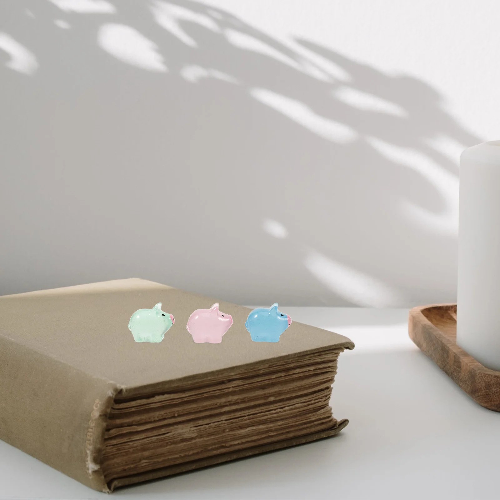 

50pcs Glow In The Dark Pig Resin Mini Pig Statues For Garden Decor Micro Landscape Decoration Night Light Ornament