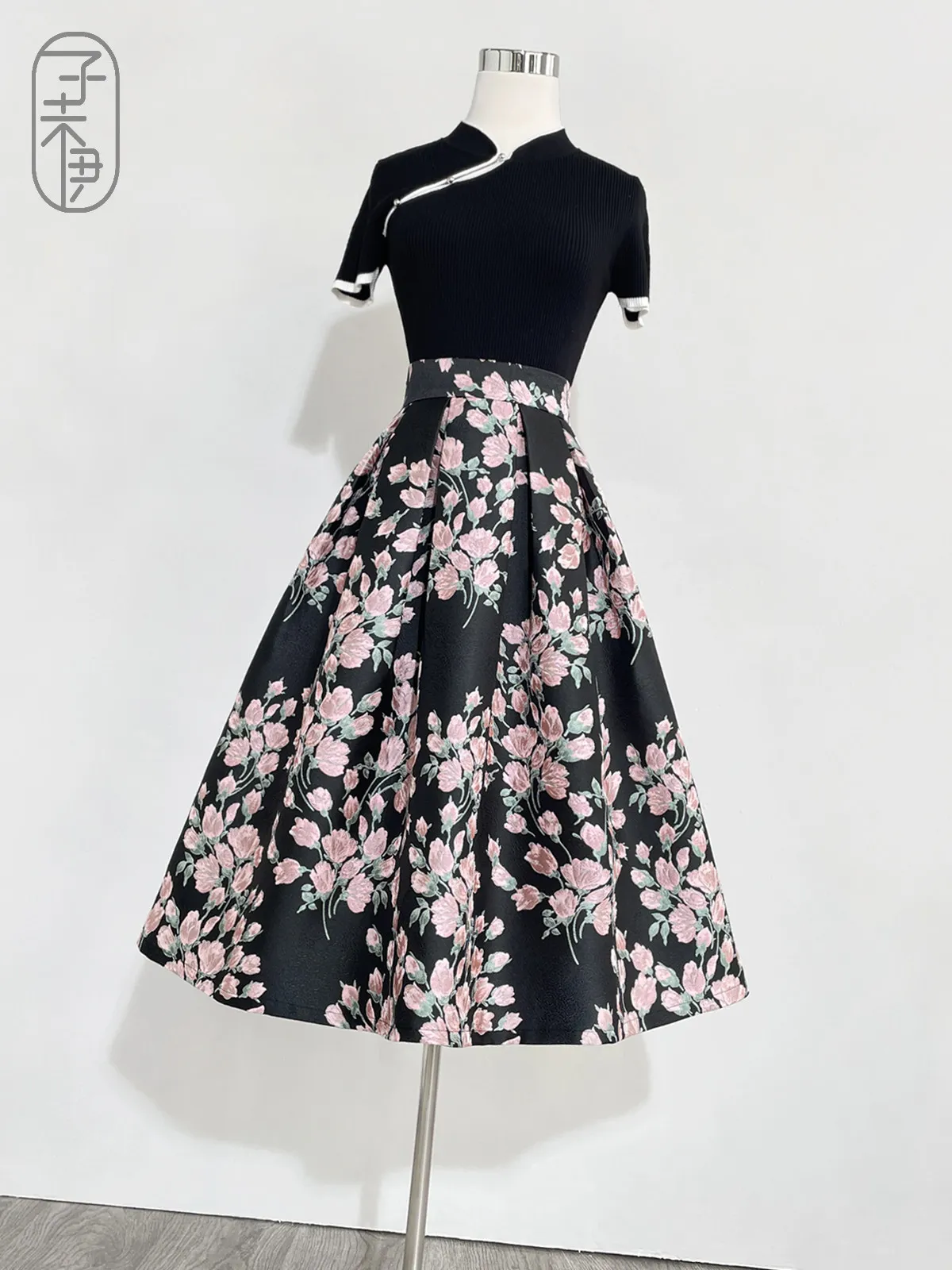 High Quality New Spring Autumn Jacquard Flowers Embroidery Mid-long A-line Skirt Elegant High Waist Women Umbrella Skirt 2026